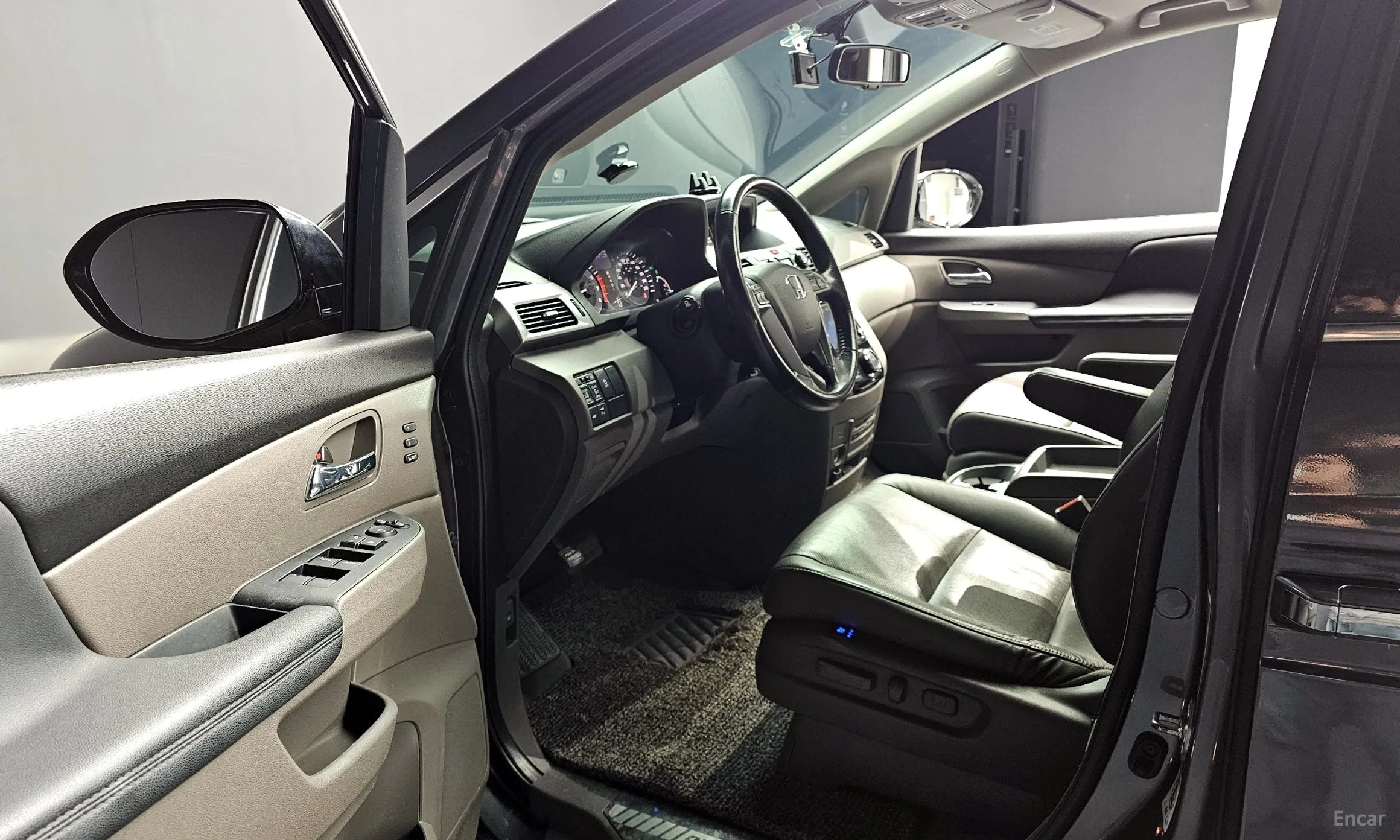 Honda Odyssey превью 13