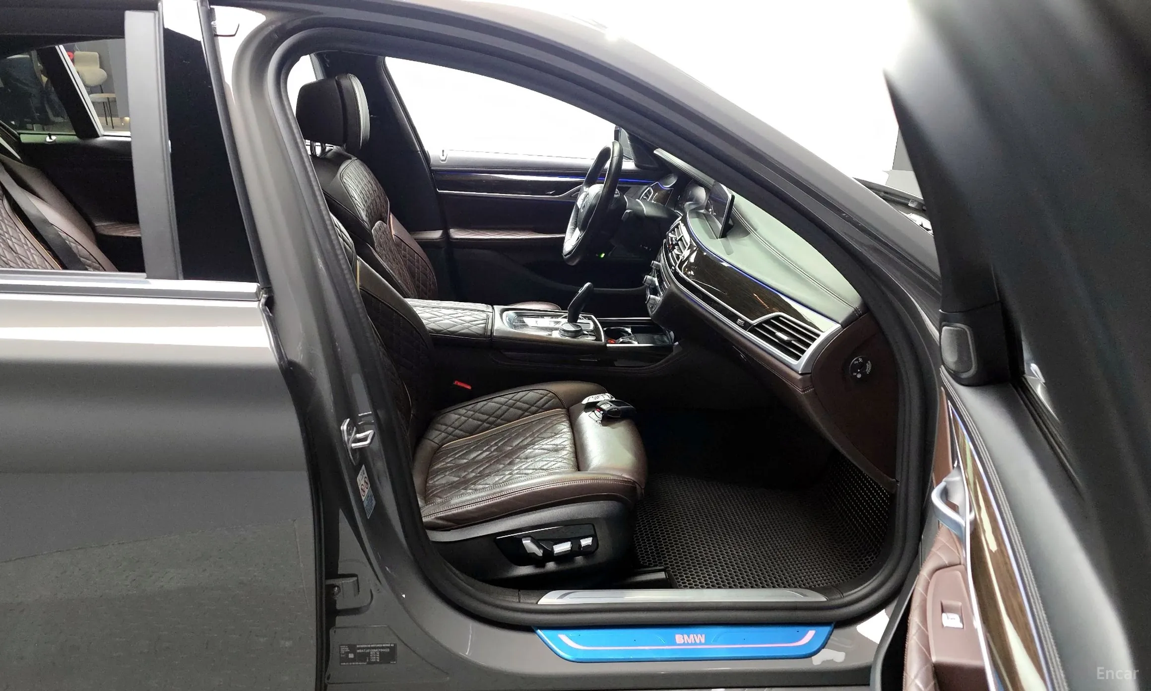 BMW 7 Series (G11) превью 11