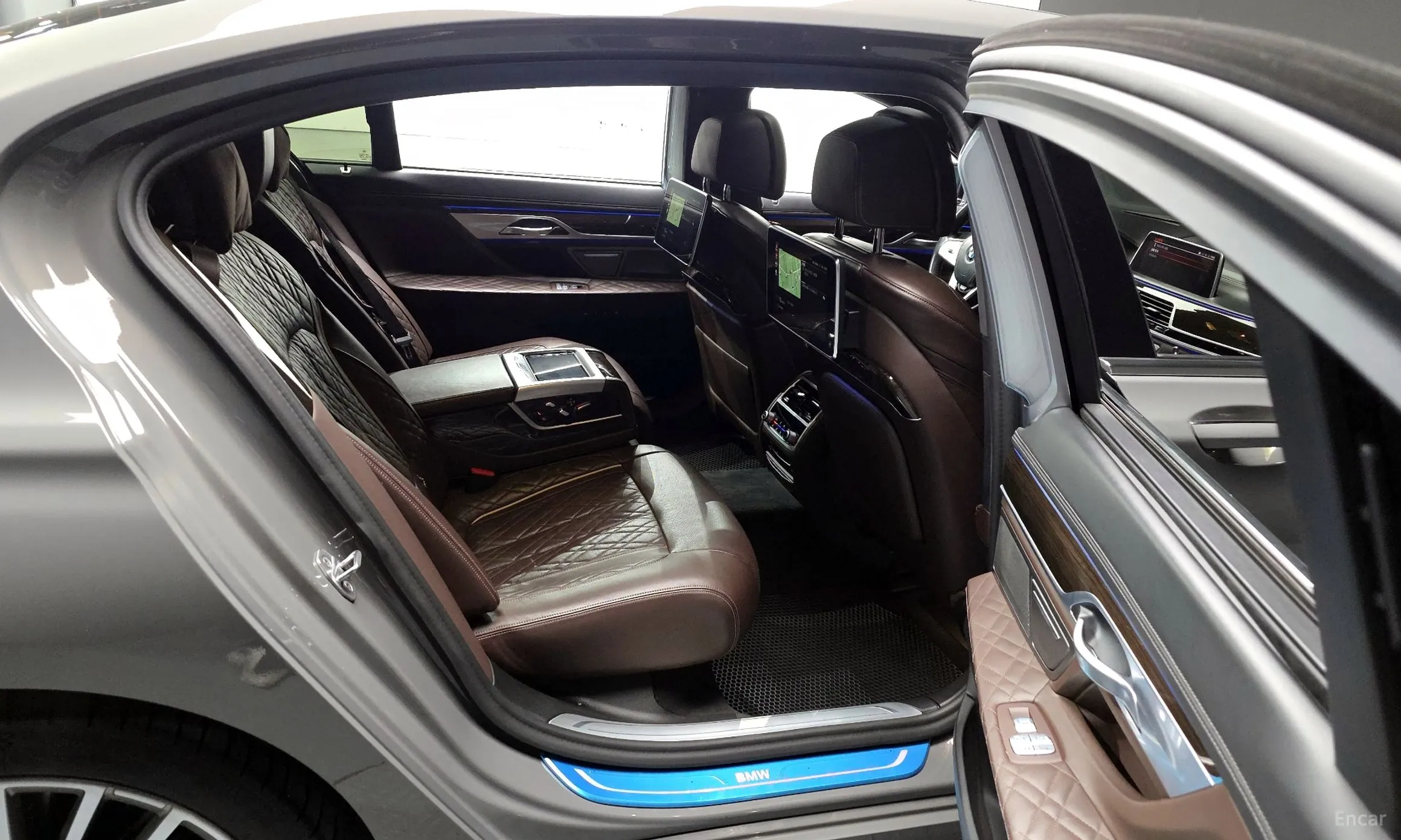BMW 7 Series (G11) превью 12