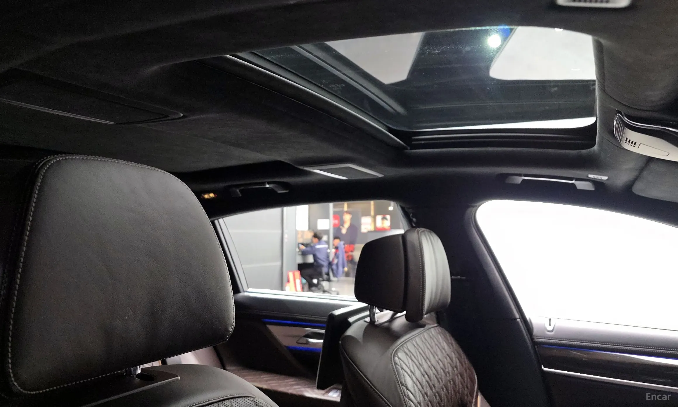 BMW 7 Series (G11) превью 17
