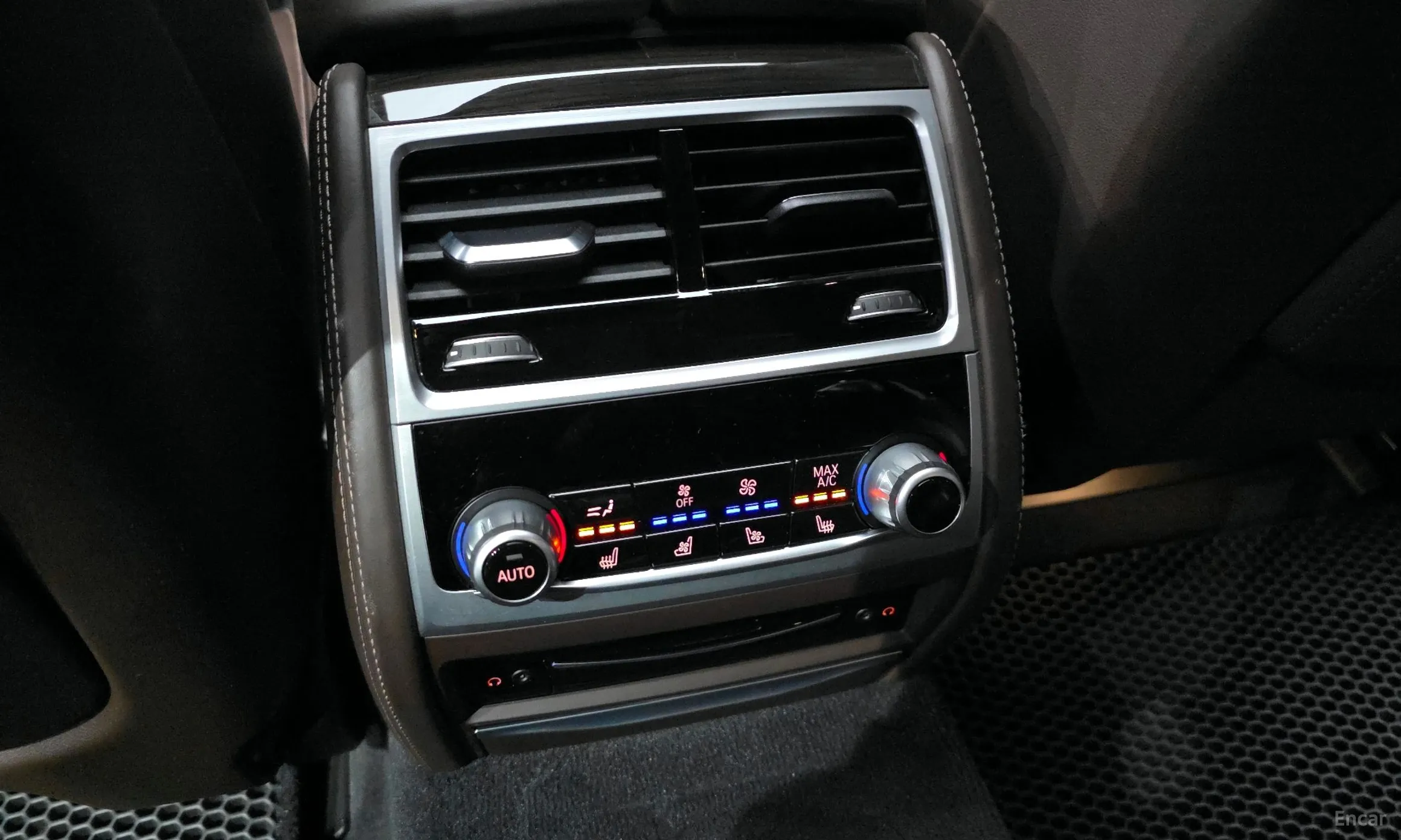BMW 7 Series (G11) превью 18