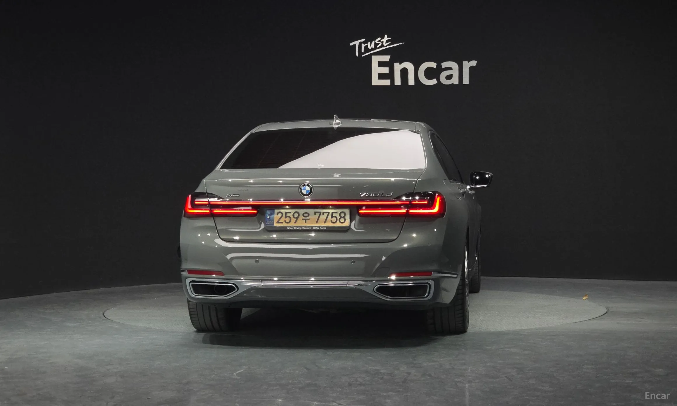 BMW 7 Series (G11) превью 4