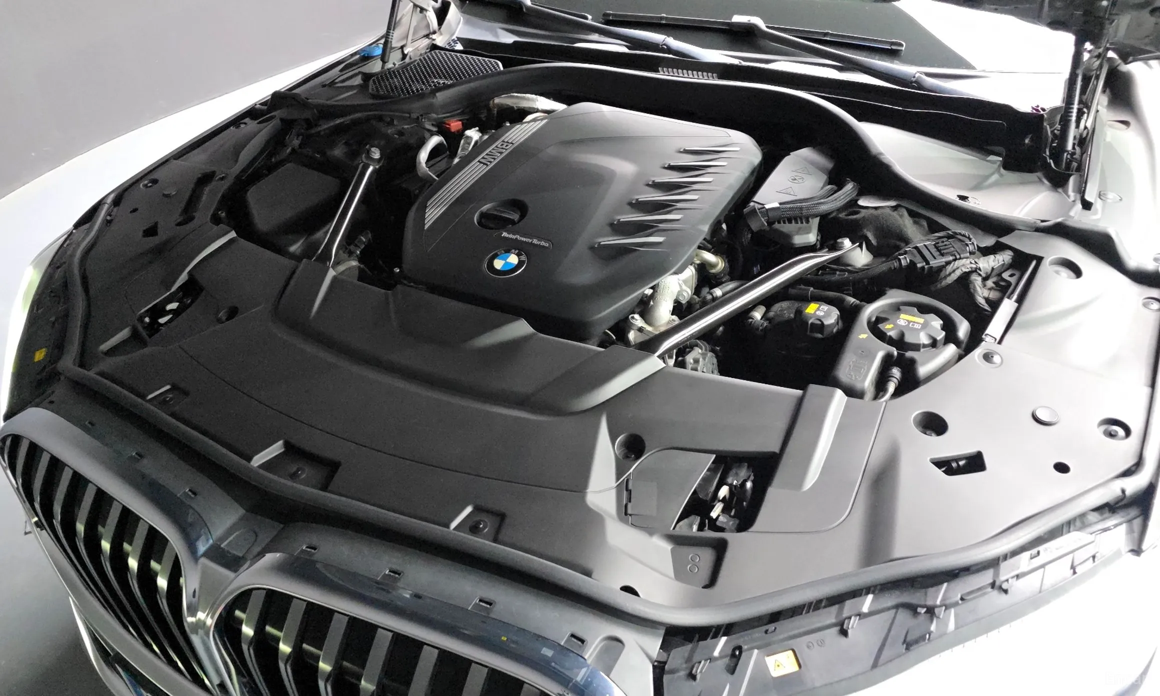 BMW 7 Series (G11) превью 6