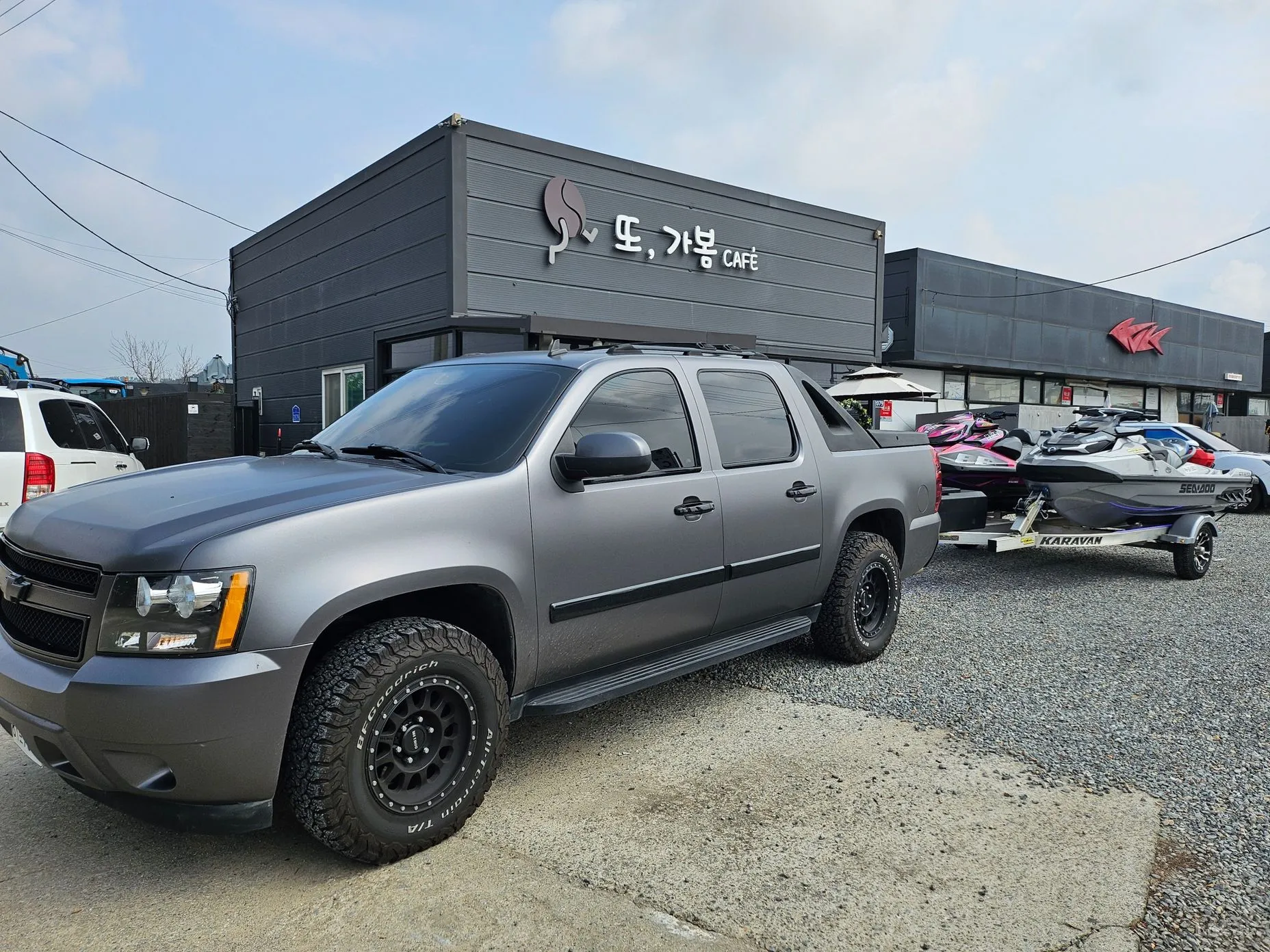 Chevrolet Avalanche превью 16