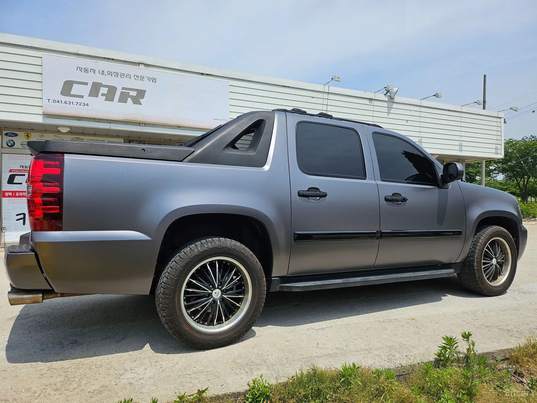 Chevrolet Avalanche превью 9