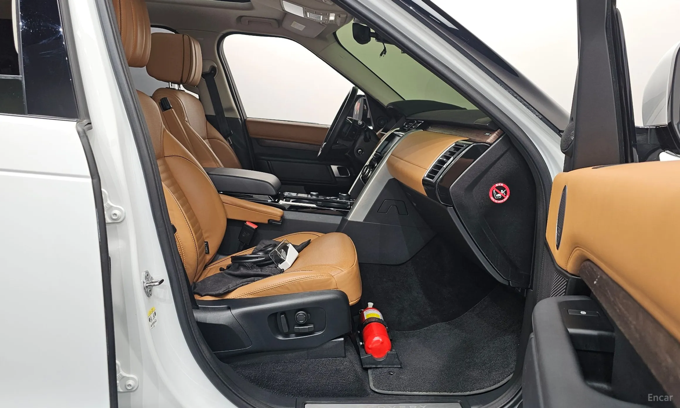 Land Rover Discovery 5 превью 11
