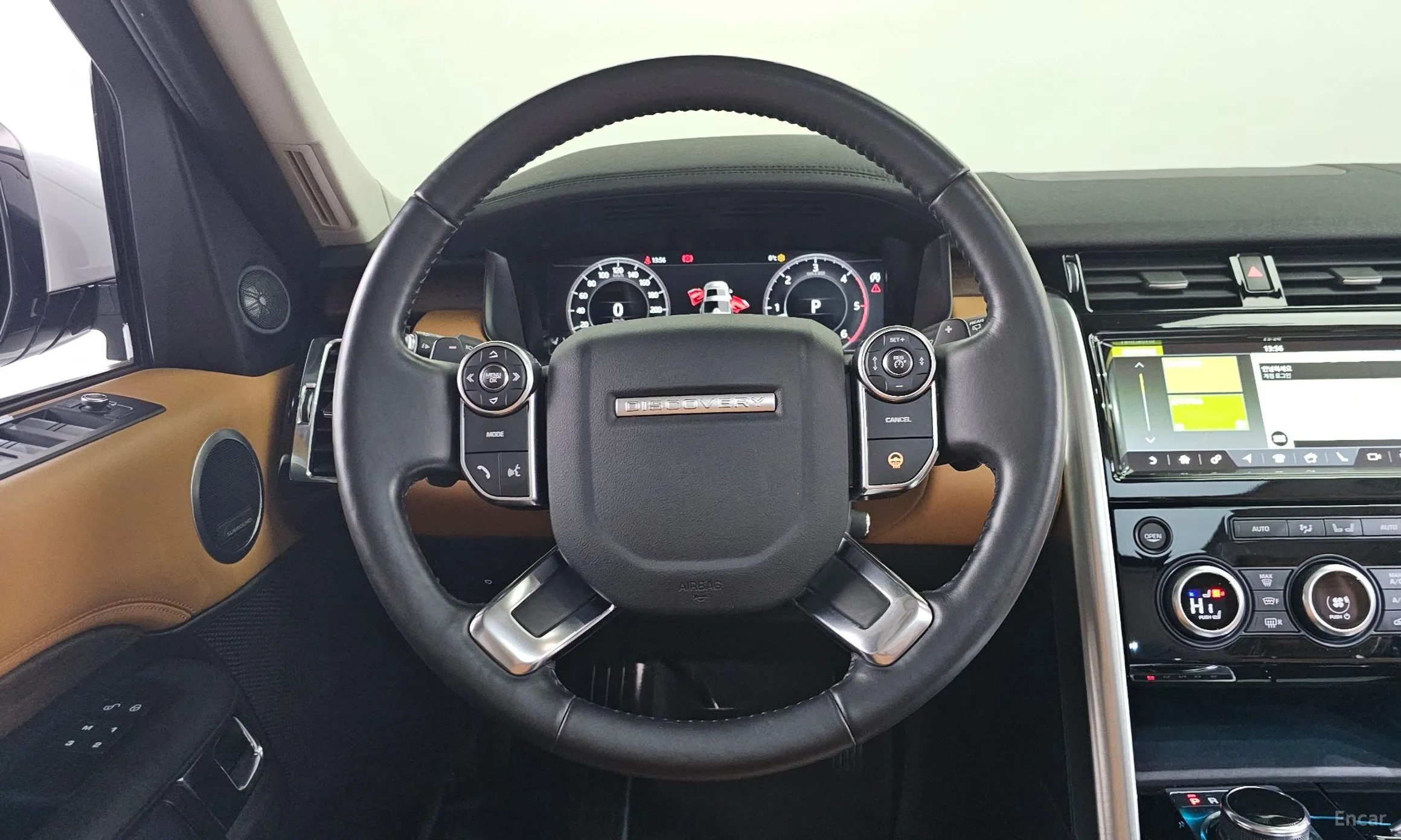 Land Rover Discovery 5 превью 13