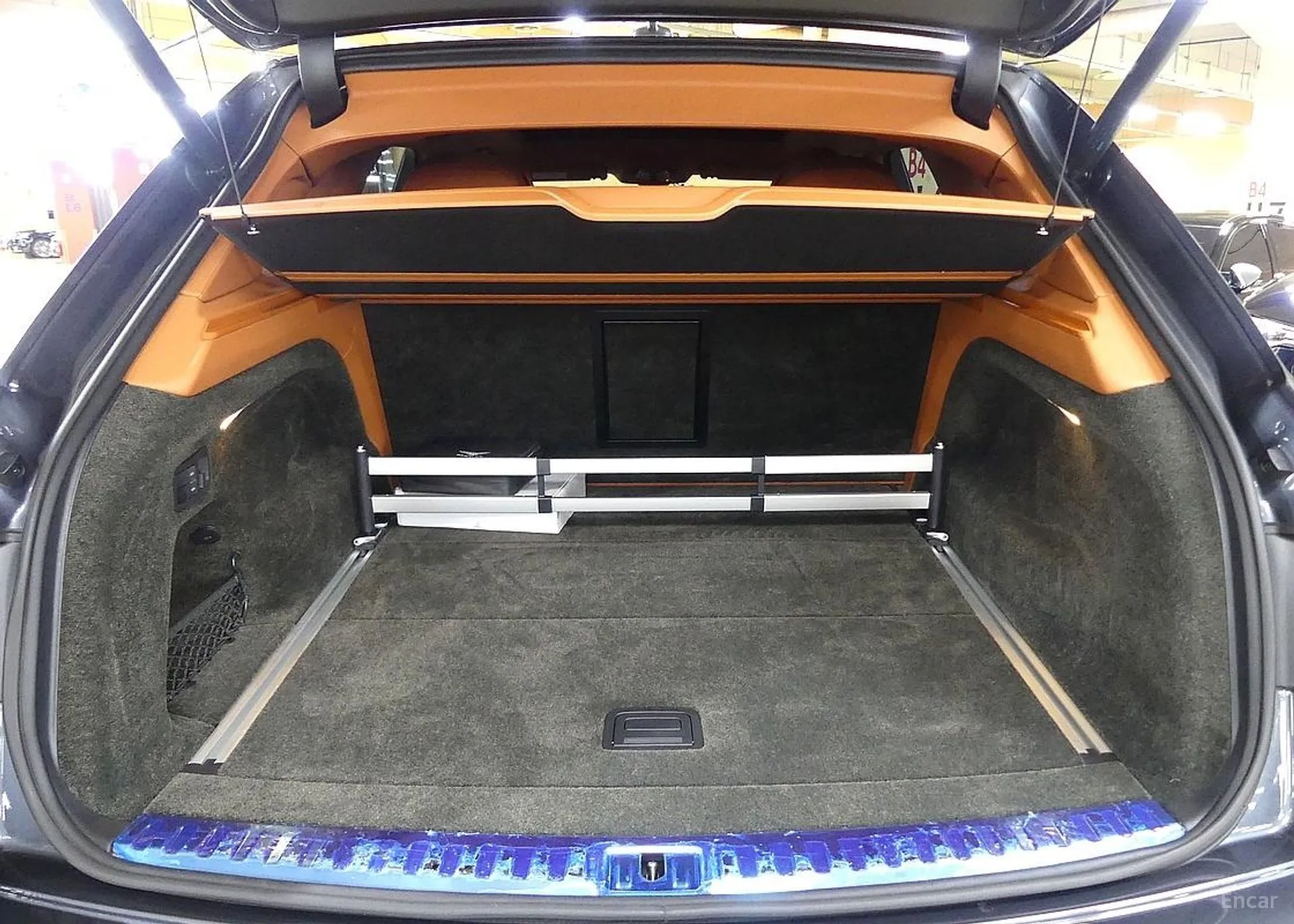 Bentley Bentayga превью 10
