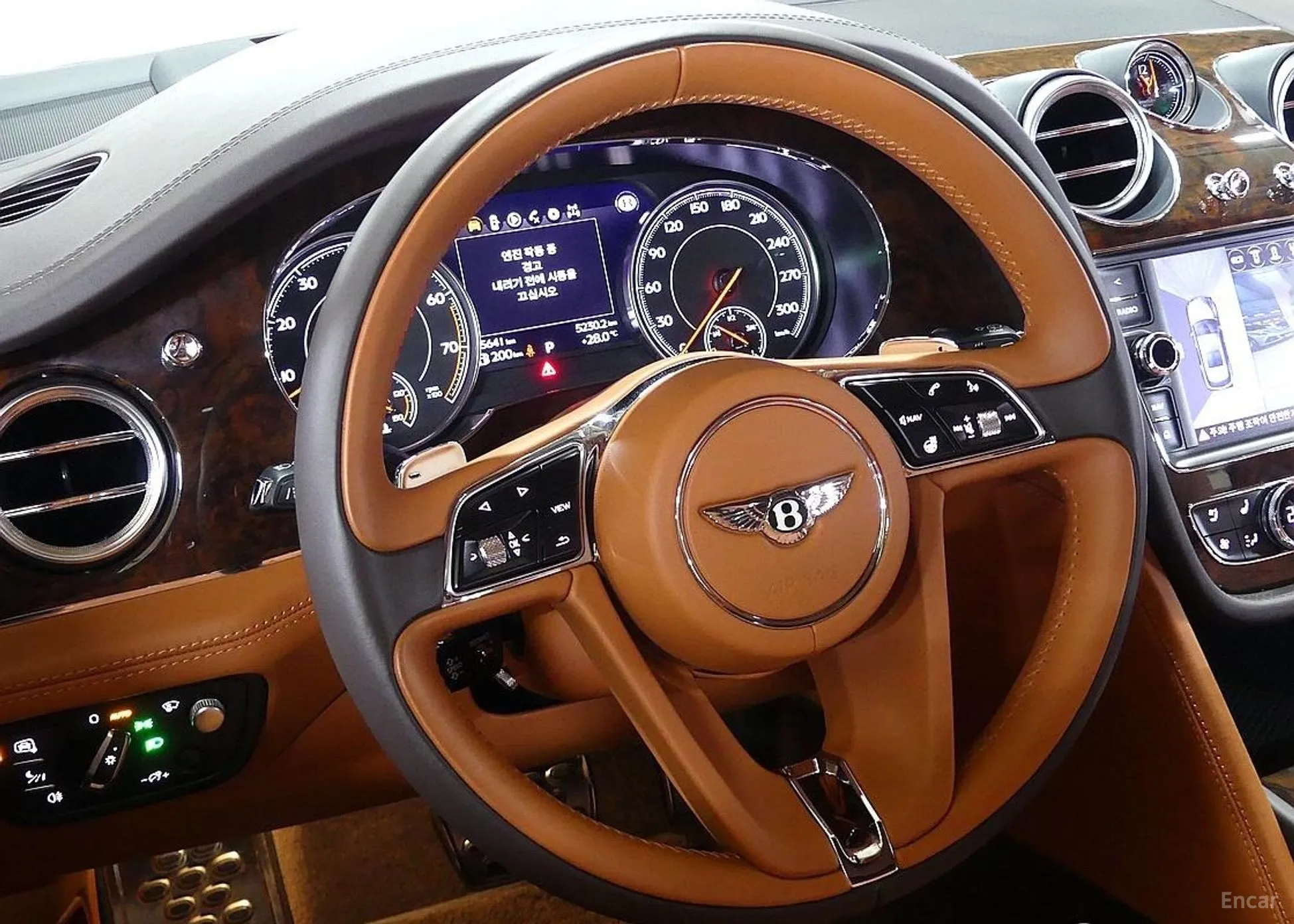 Bentley Bentayga превью 13
