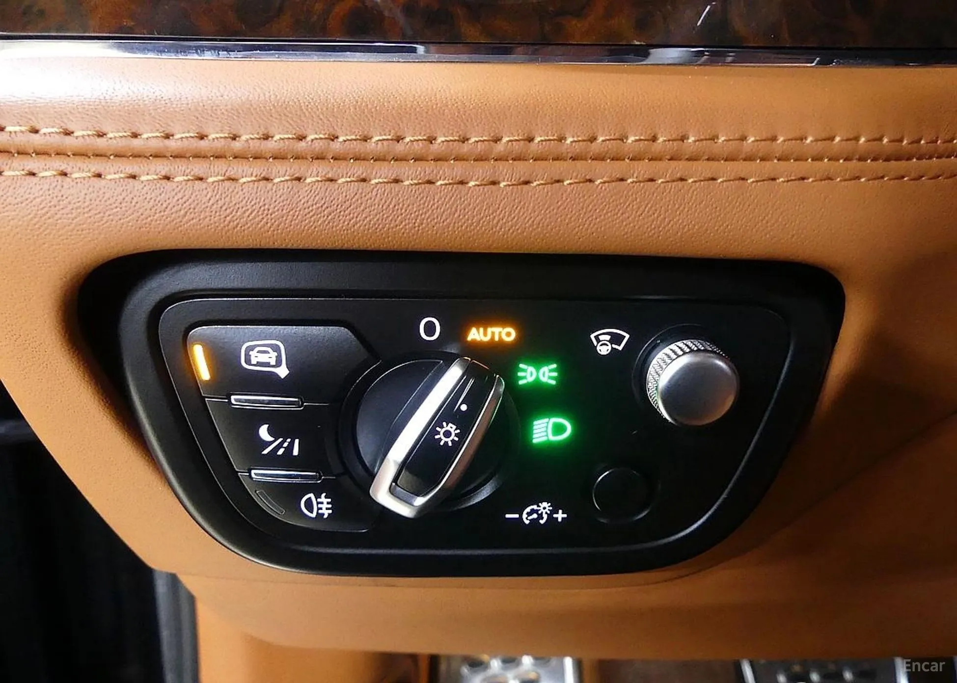 Bentley Bentayga превью 14