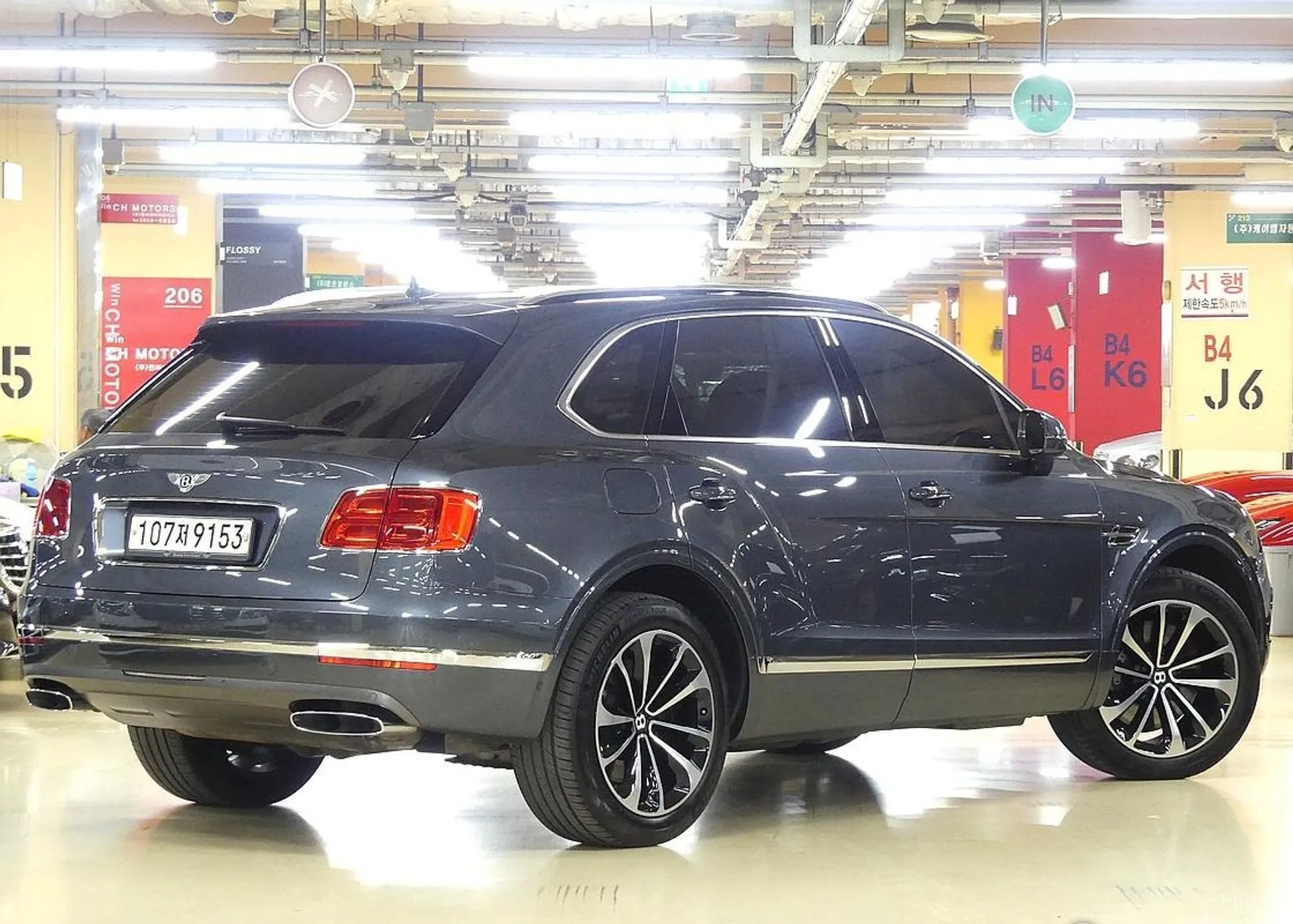 Bentley Bentayga превью 3