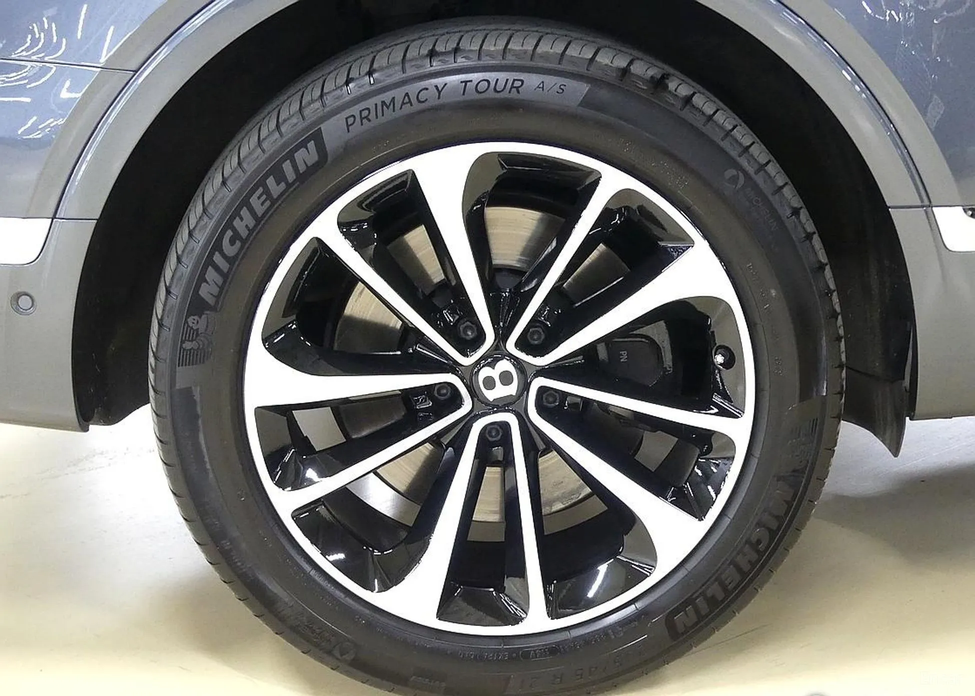 Bentley Bentayga превью 9