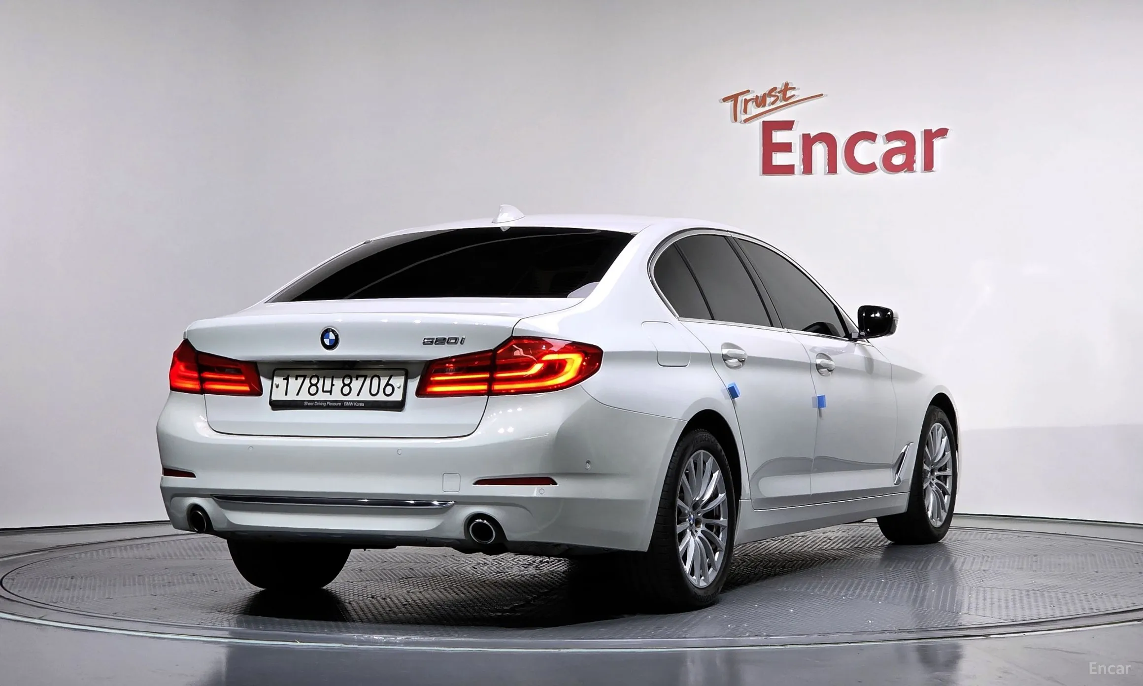 BMW 5 Series (G30) превью 2