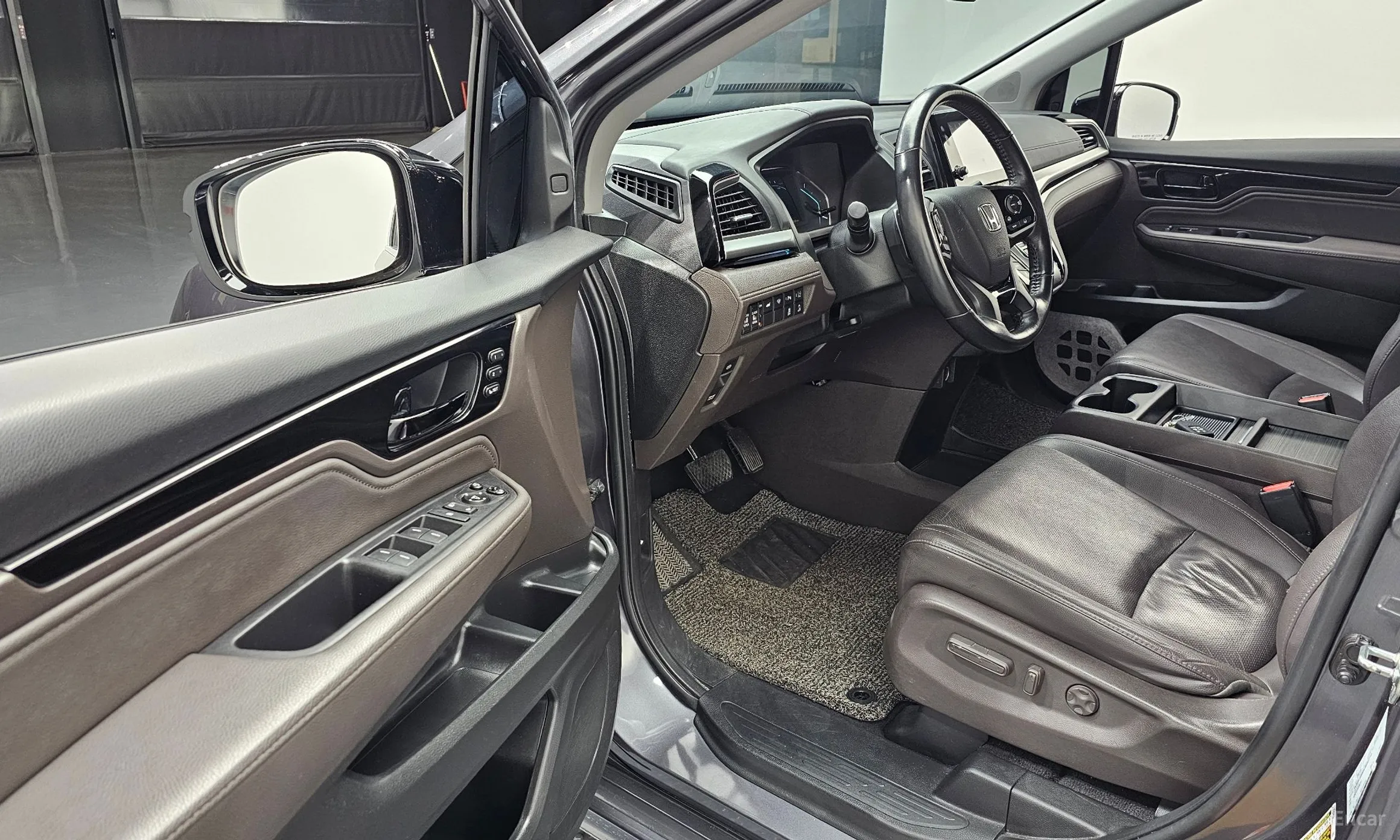 Honda Odyssey превью 10
