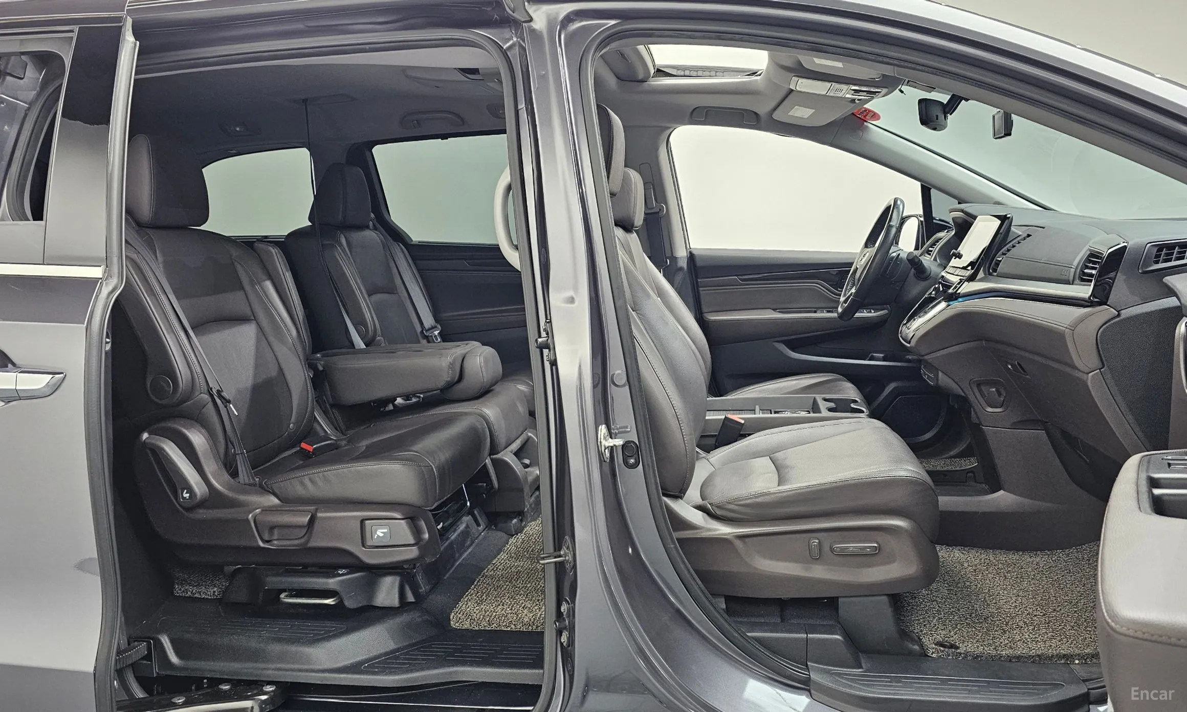 Honda Odyssey превью 11