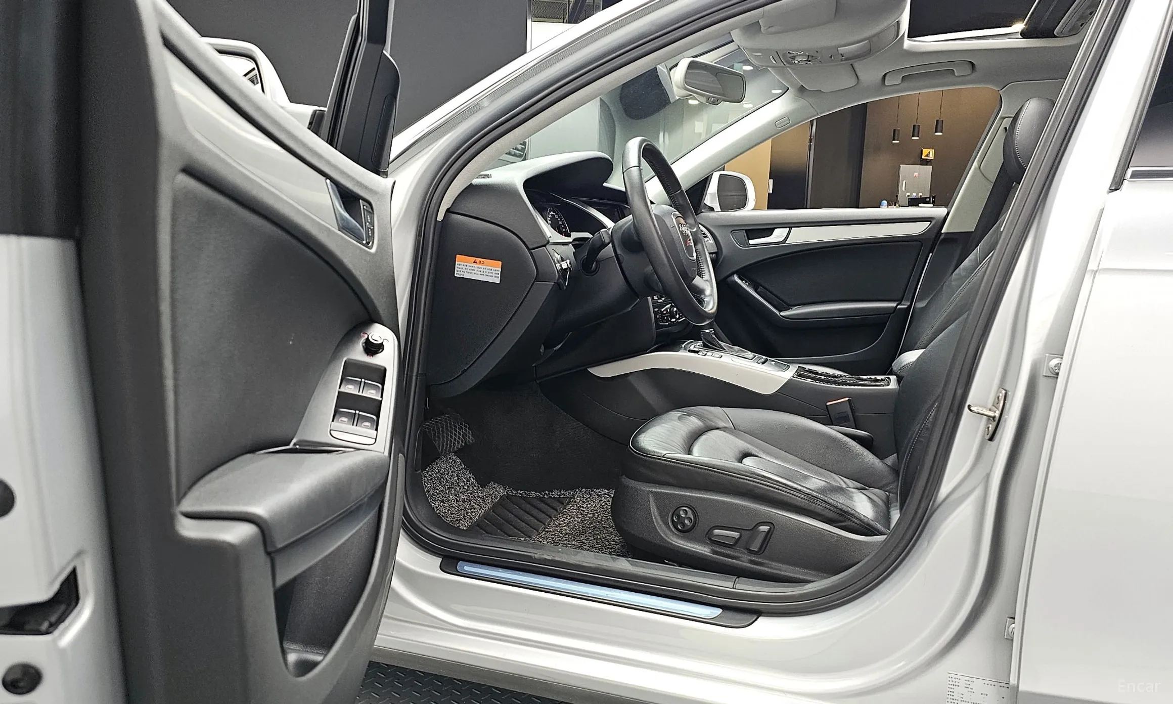 Audi New A4 превью 10