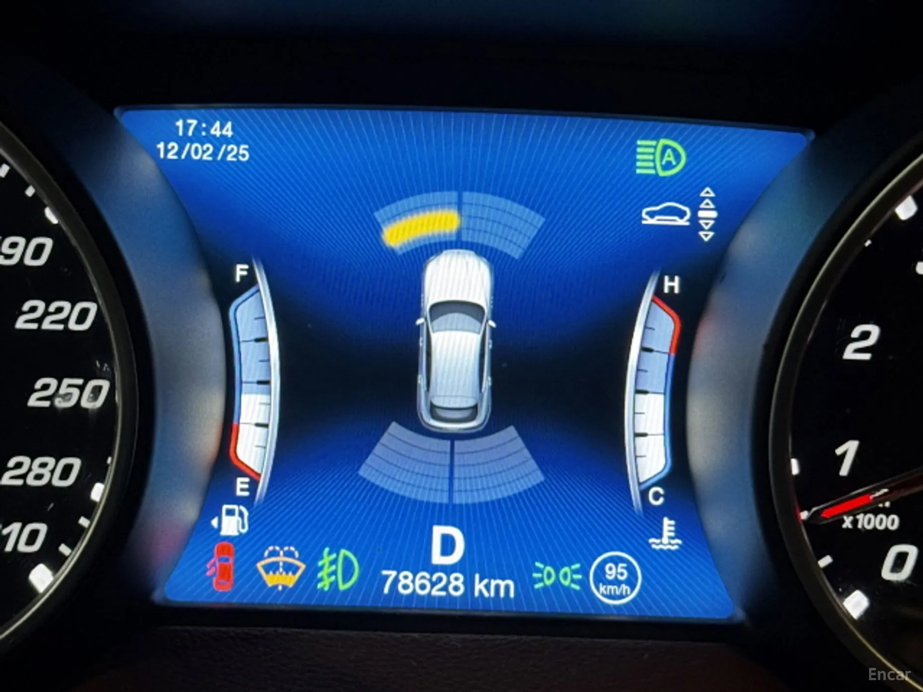 Maserati Levante превью 9