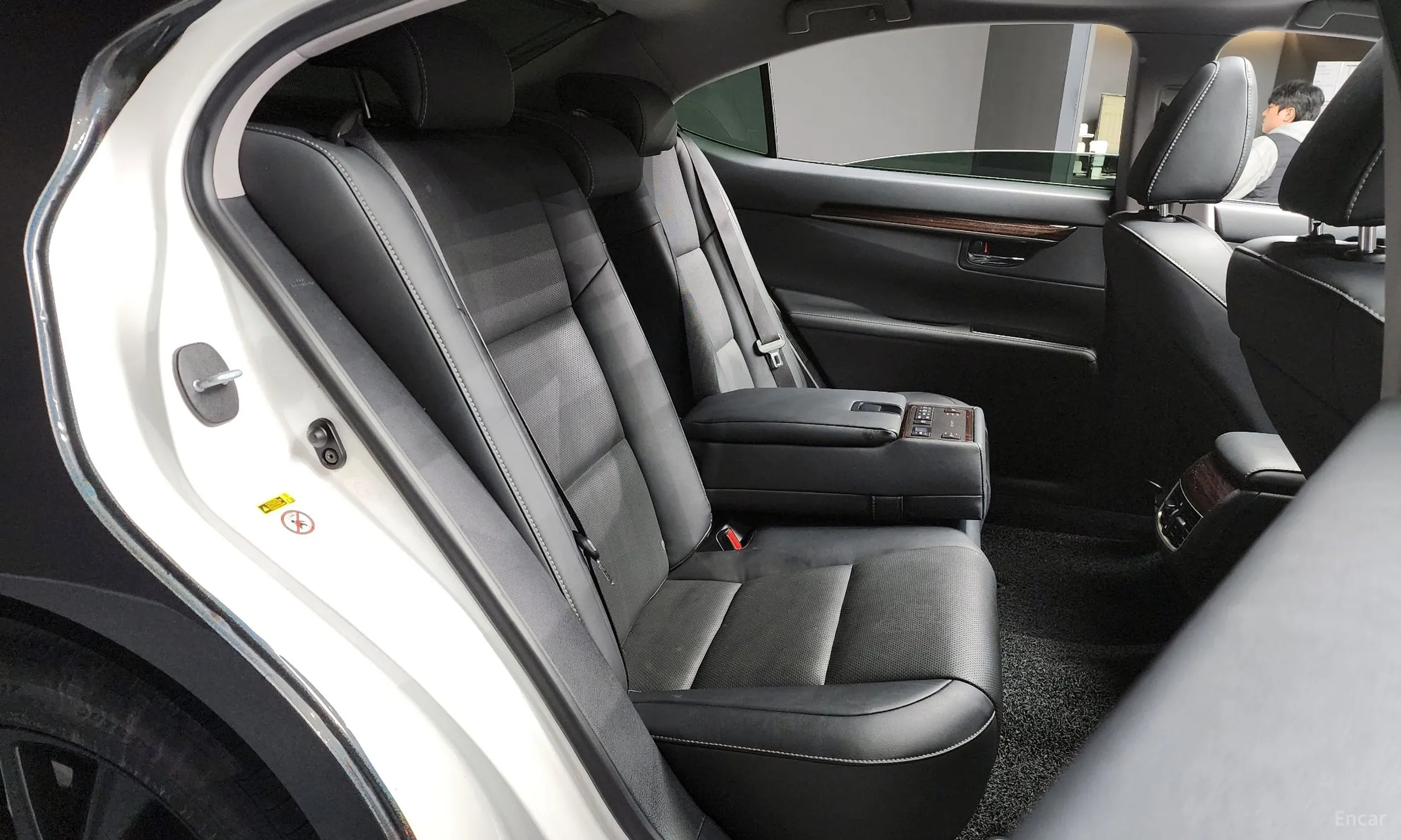 Lexus New ES300h превью 12