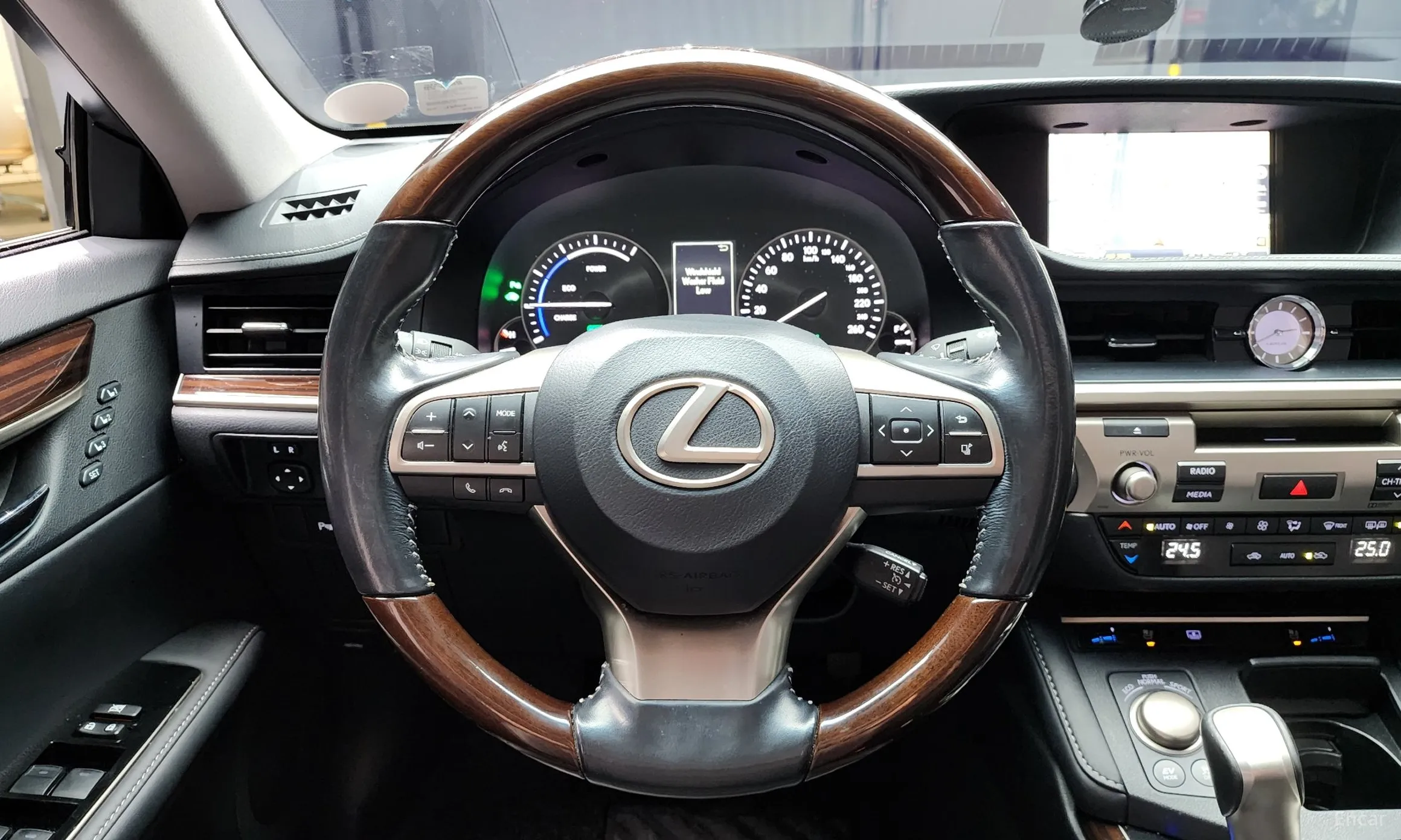 Lexus New ES300h превью 13