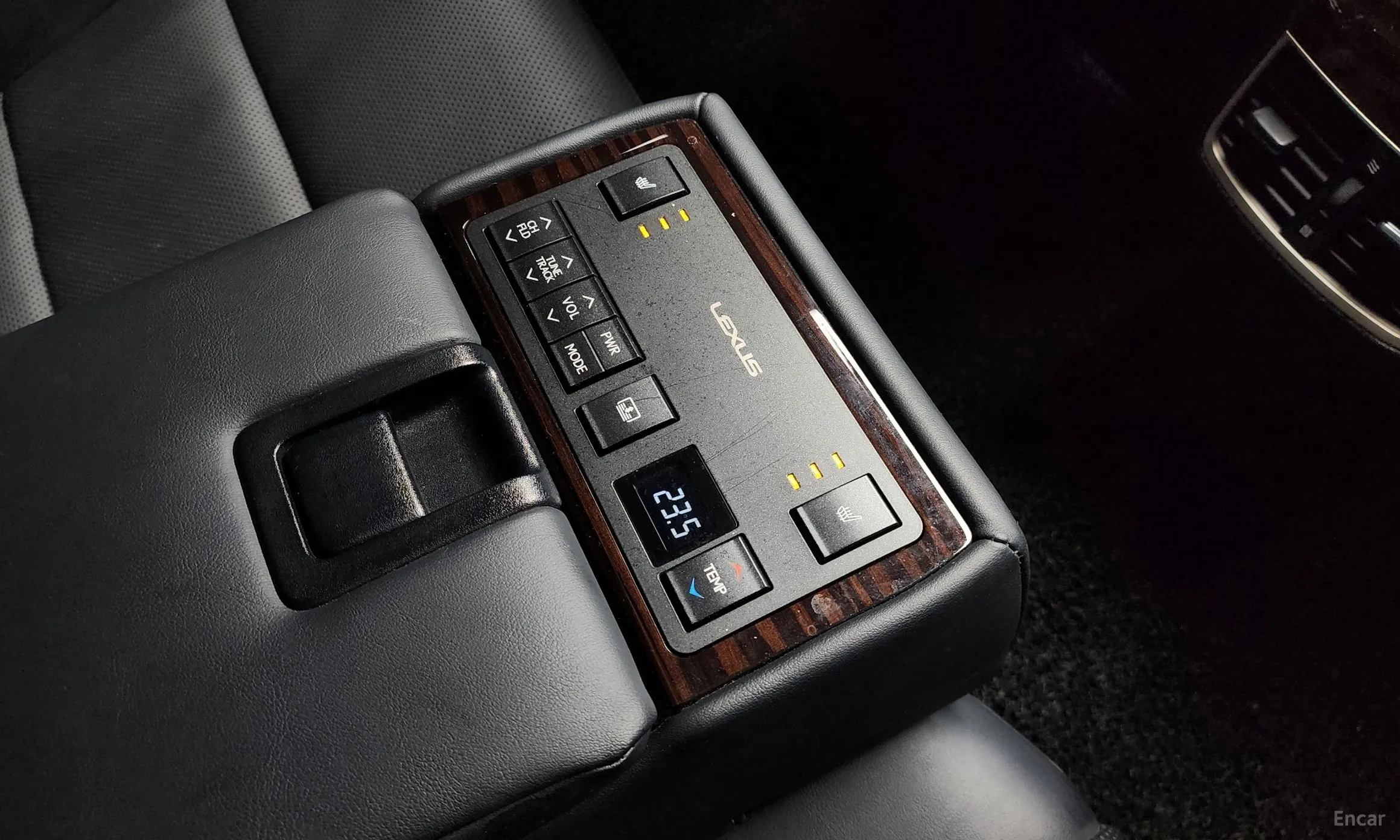 Lexus New ES300h превью 18