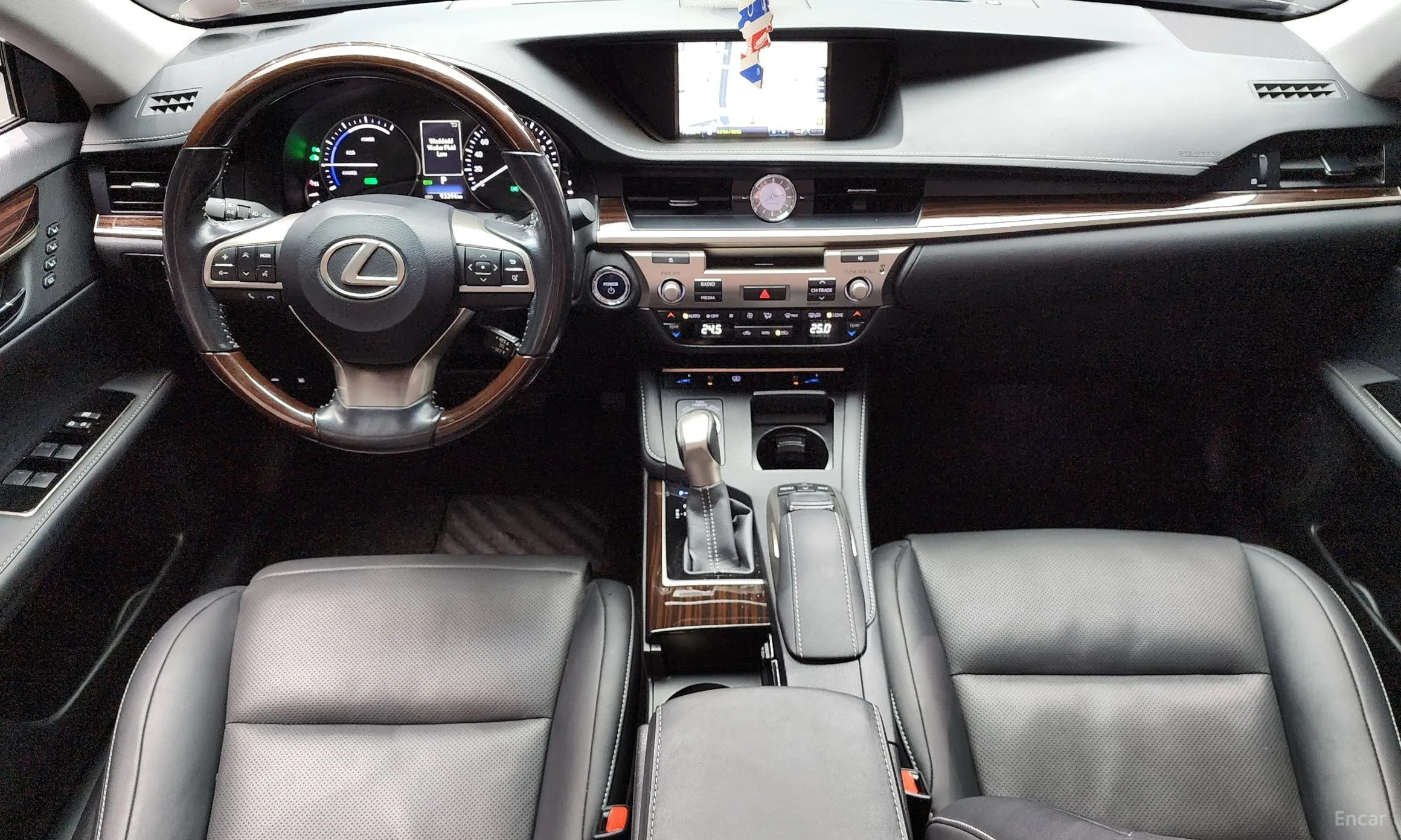 Lexus New ES300h превью 7