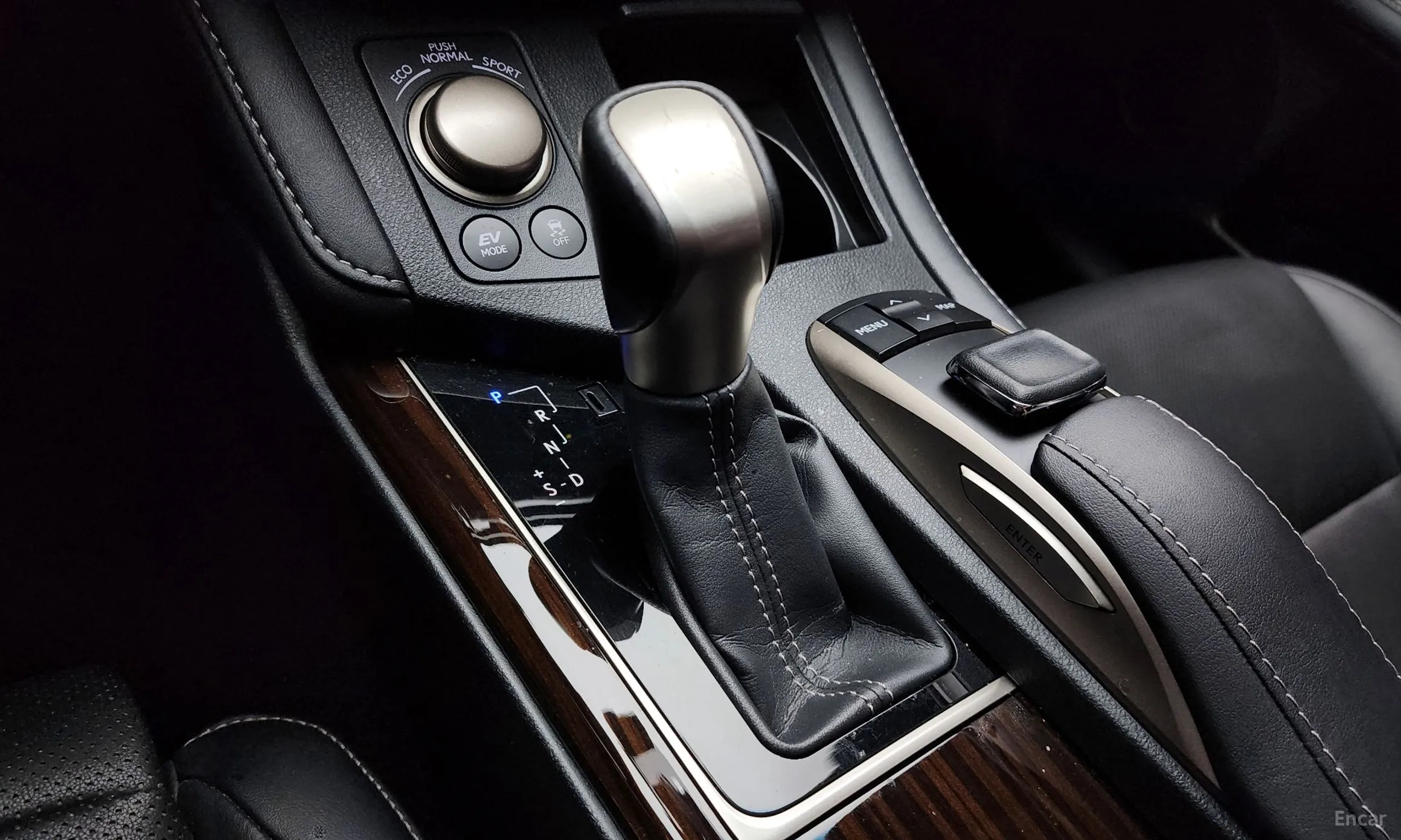 Lexus New ES300h превью 9