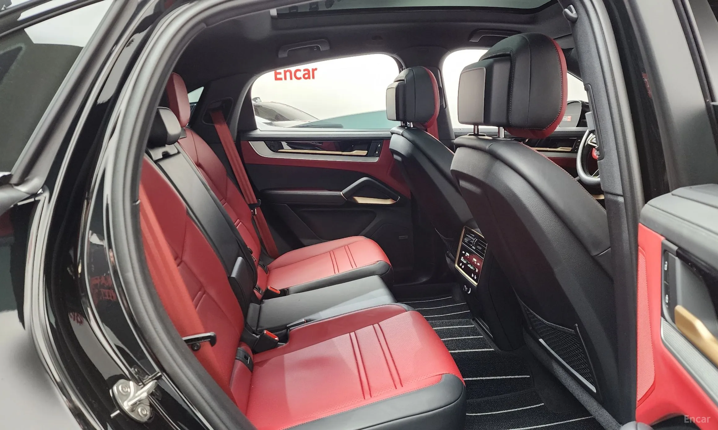 Porsche Cayenne (PO536) превью 12