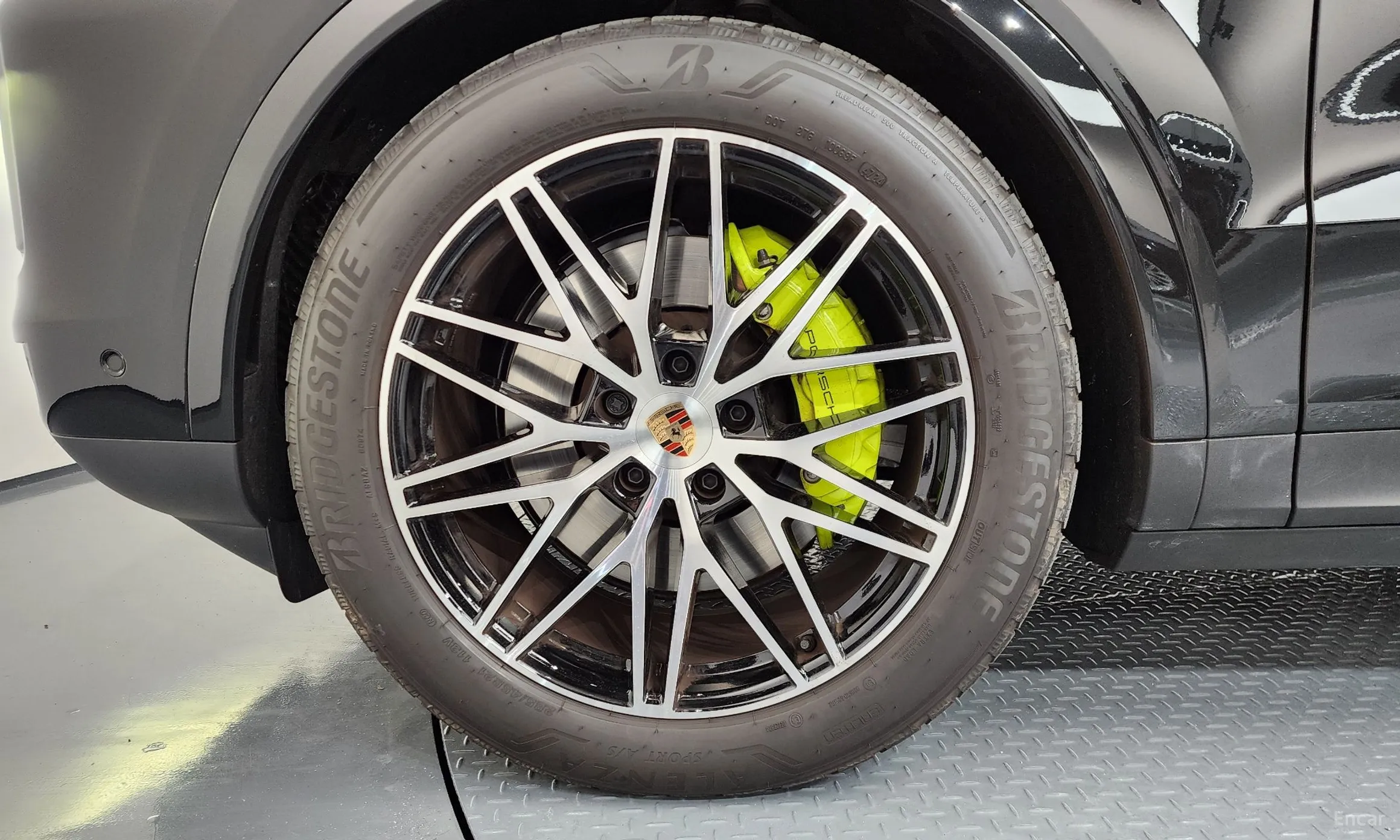 Porsche Cayenne (PO536) превью 5