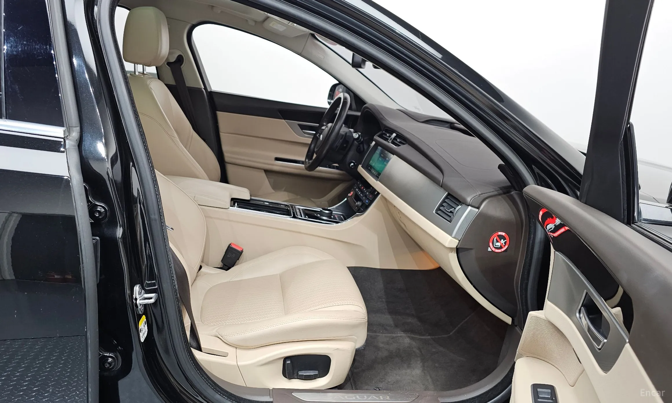 Jaguar XF (x260) превью 11