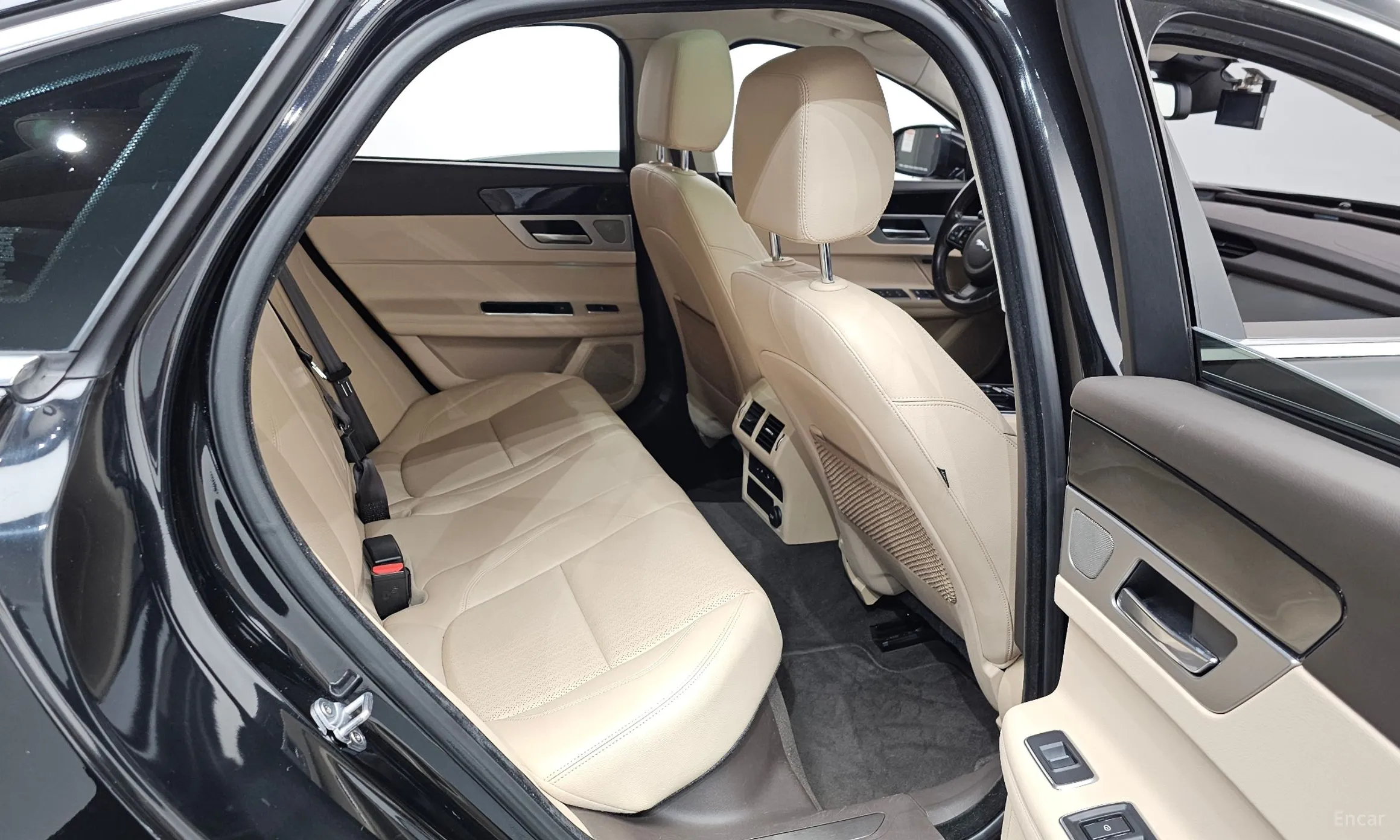 Jaguar XF (x260) превью 12
