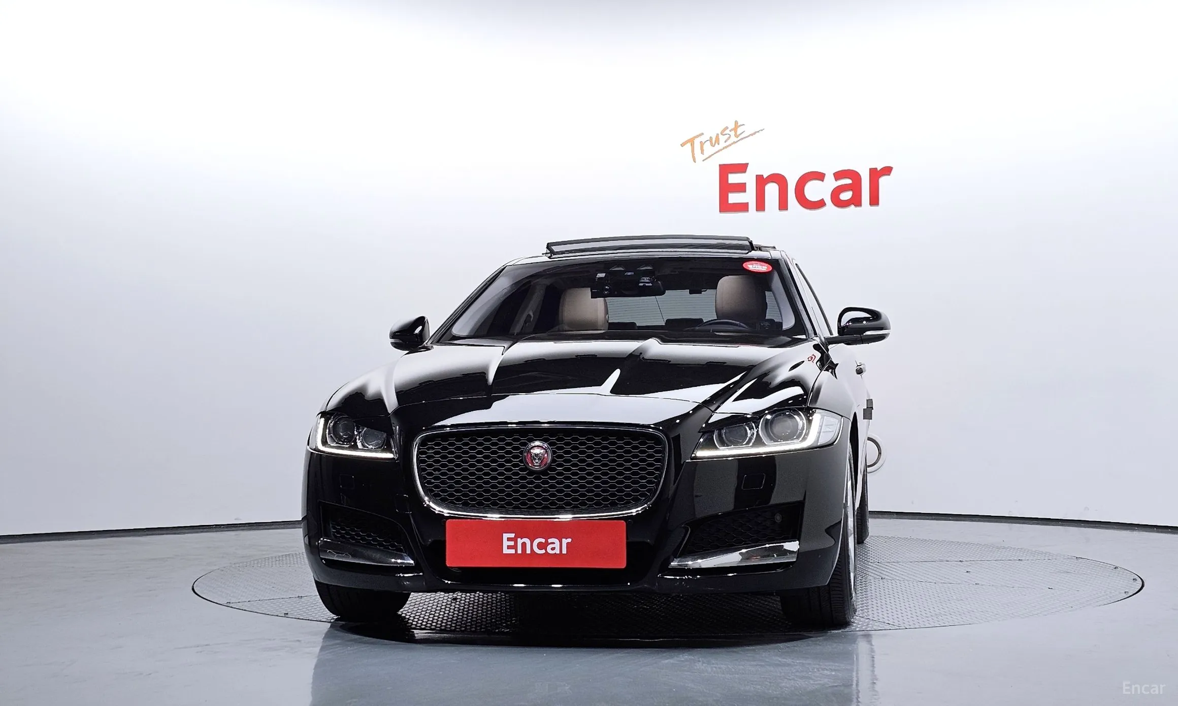 Jaguar XF (x260) превью 3