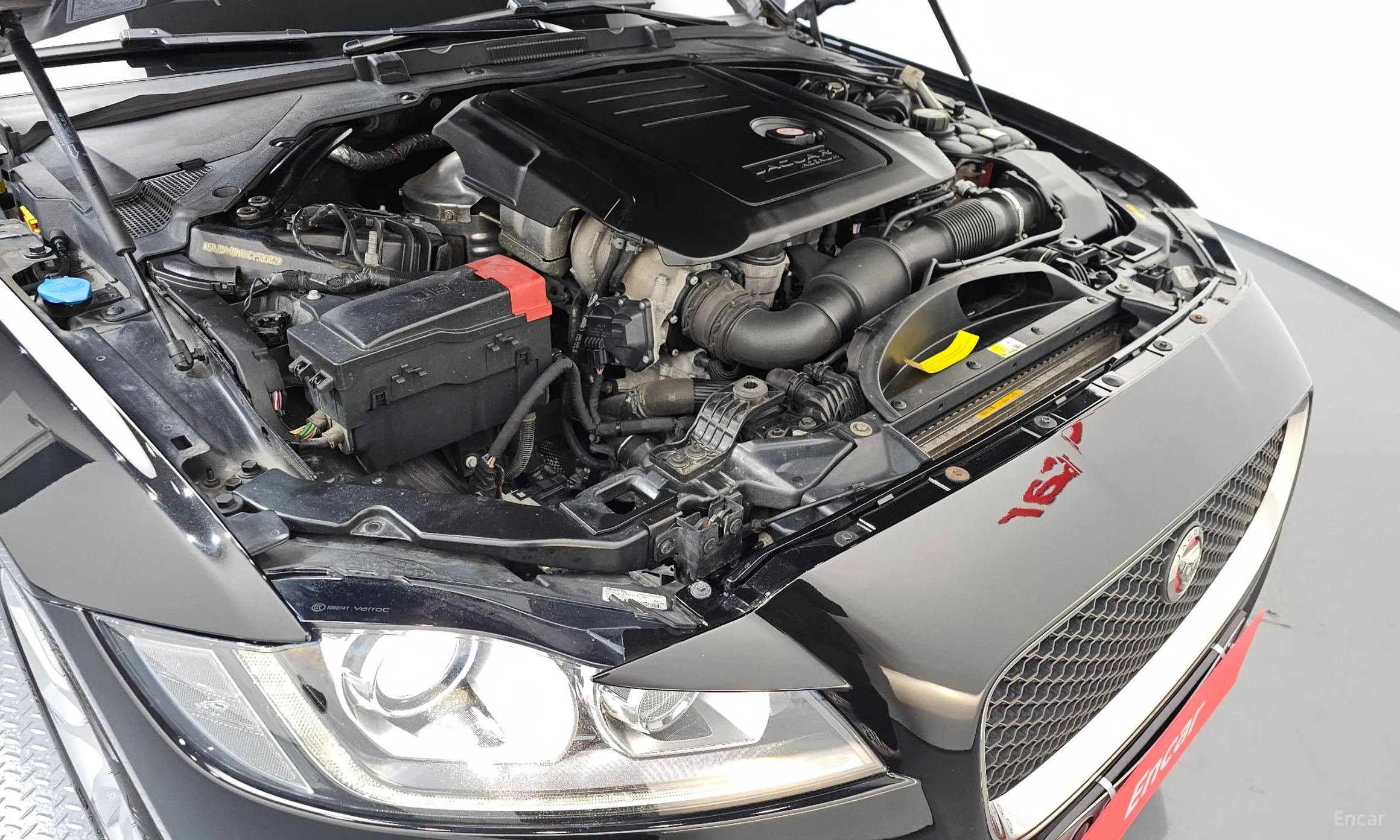 Jaguar XF (x260) превью 6