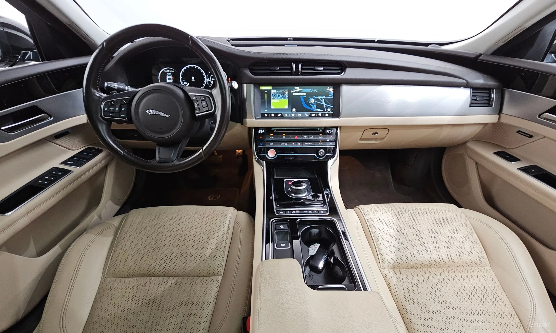 Jaguar XF (x260) превью 7