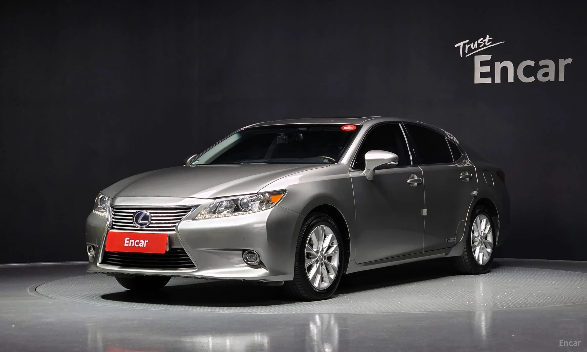 Lexus New ES300h