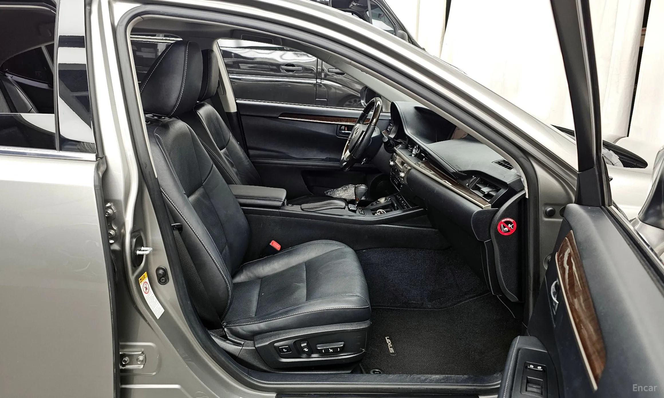 Lexus New ES300h превью 11