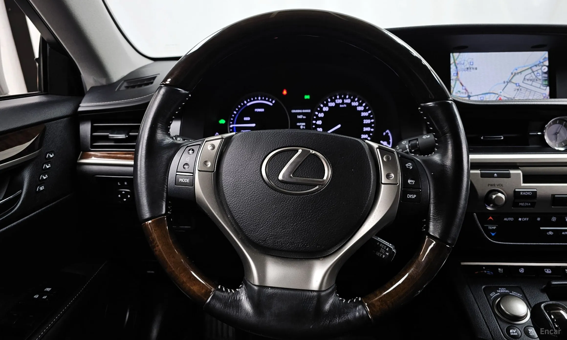 Lexus New ES300h превью 13