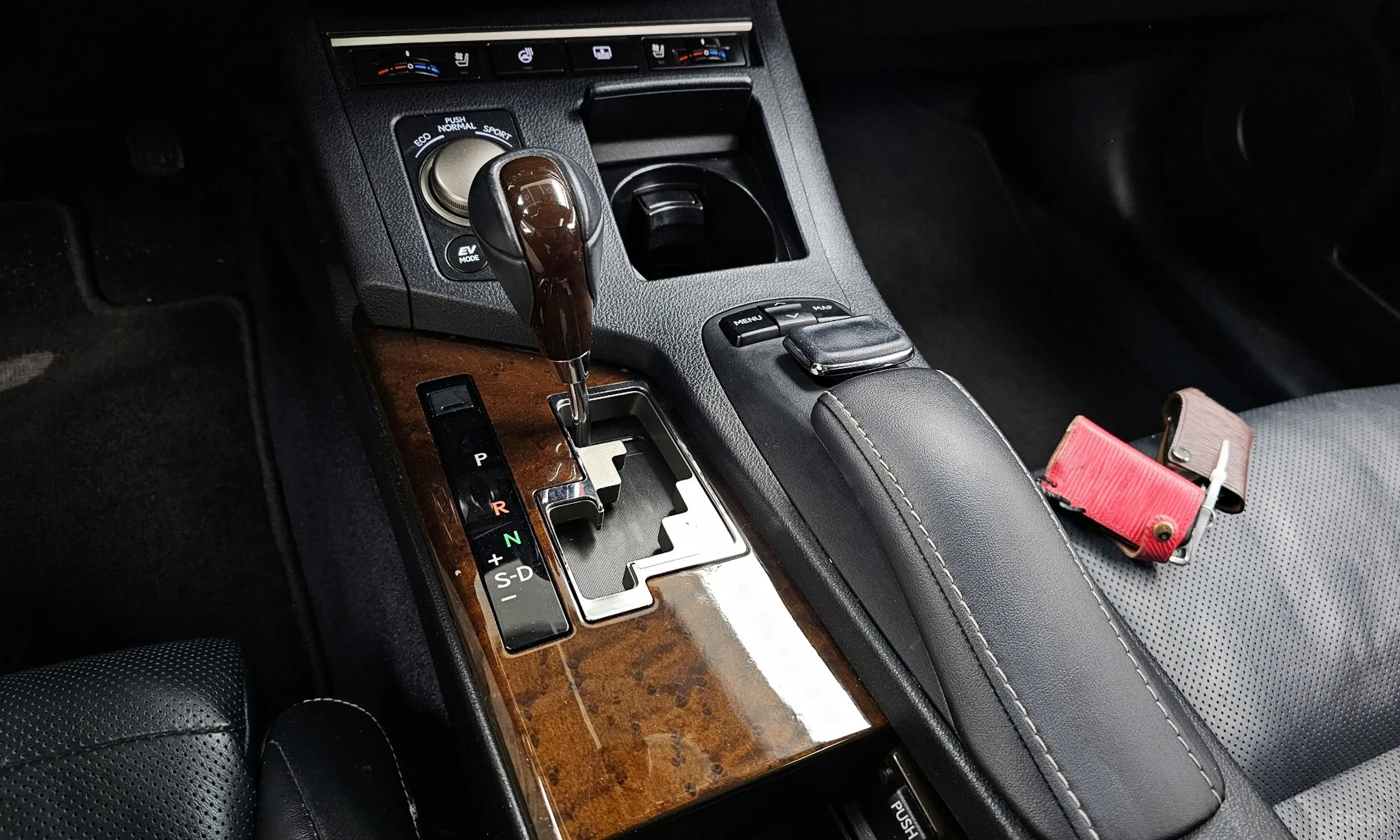 Lexus New ES300h превью 9