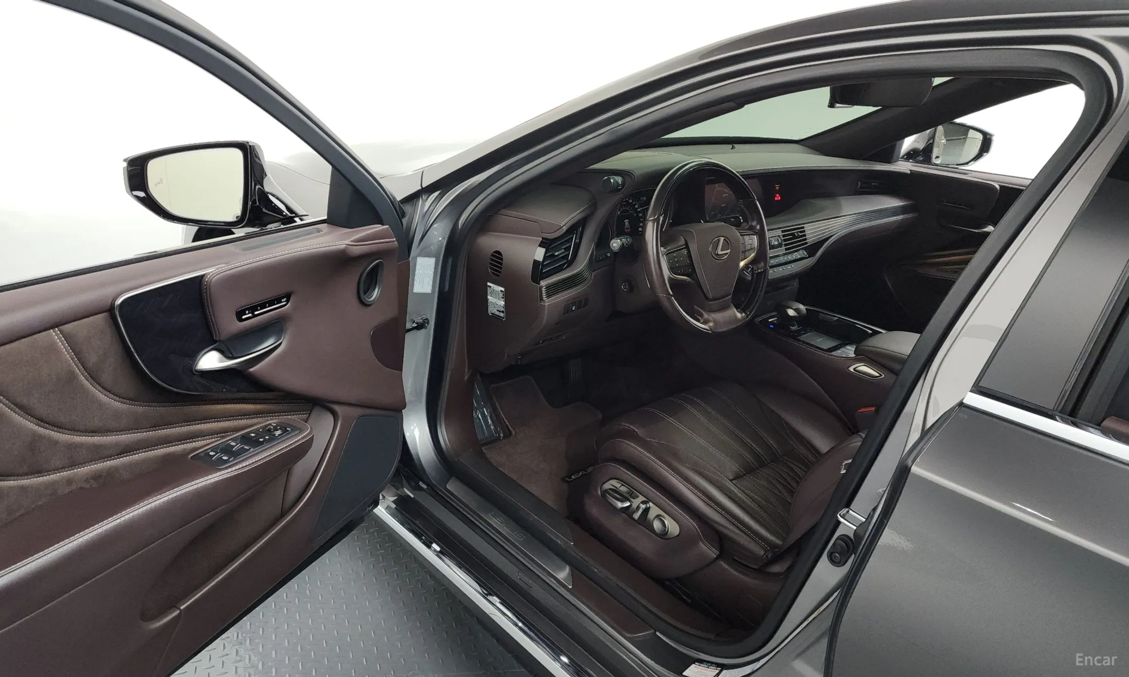 Lexus LS500 5th Generation превью 10