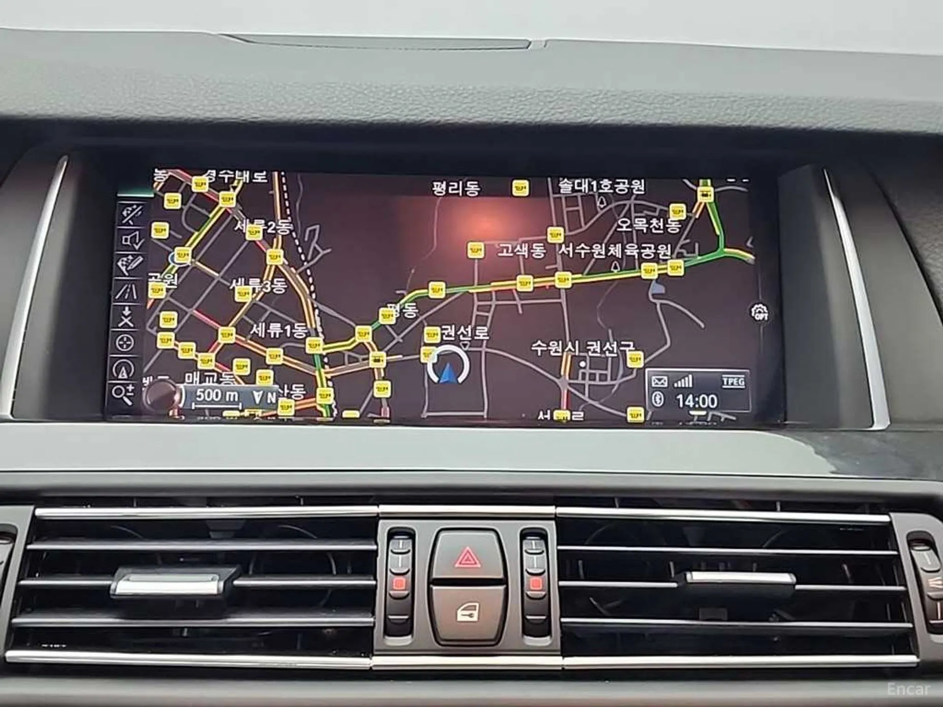 BMW 5 Series (F10) превью 15