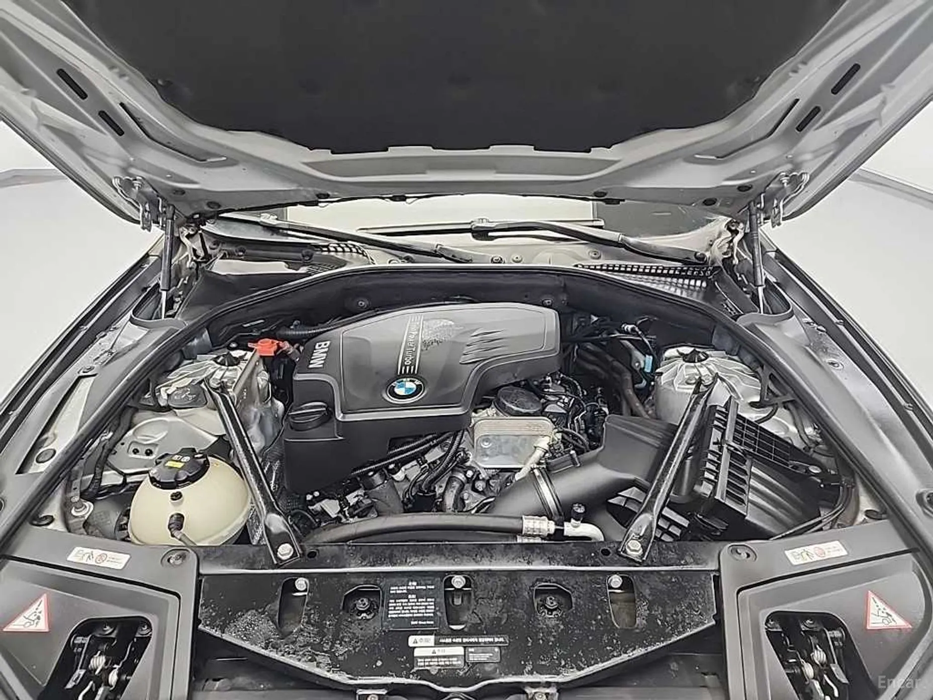 BMW 5 Series (F10) превью 5
