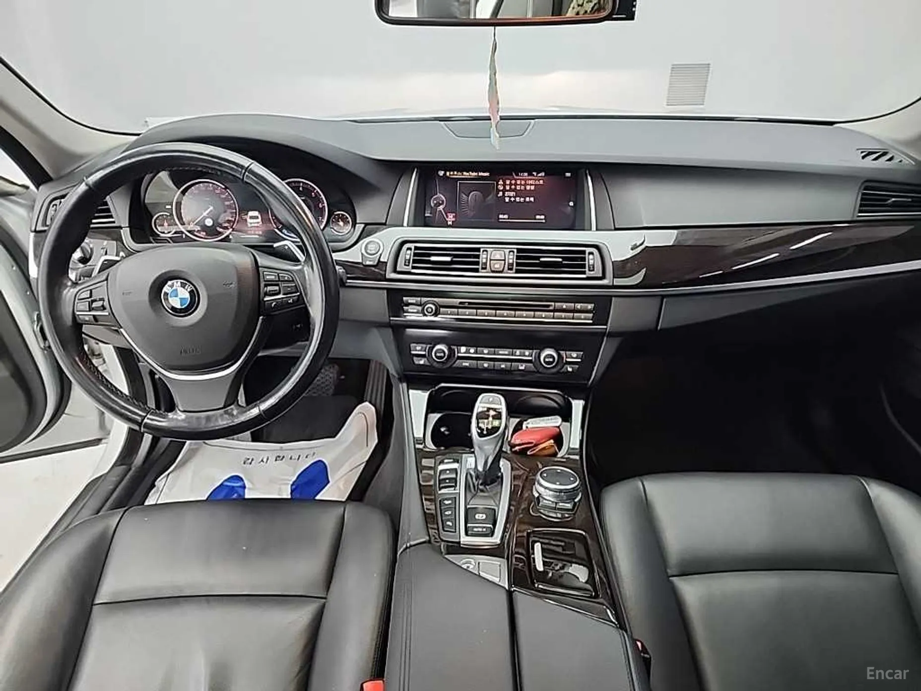 BMW 5 Series (F10) превью 7