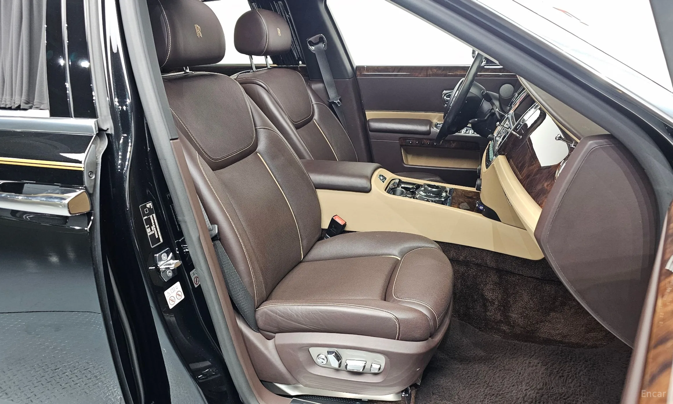 Rolls-Royce Ghost превью 10