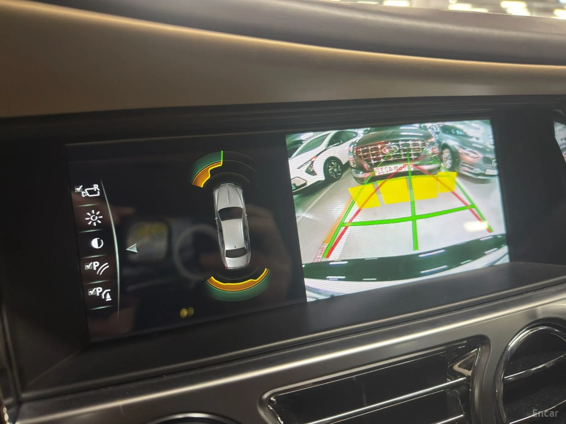 Rolls-Royce Ghost превью 15