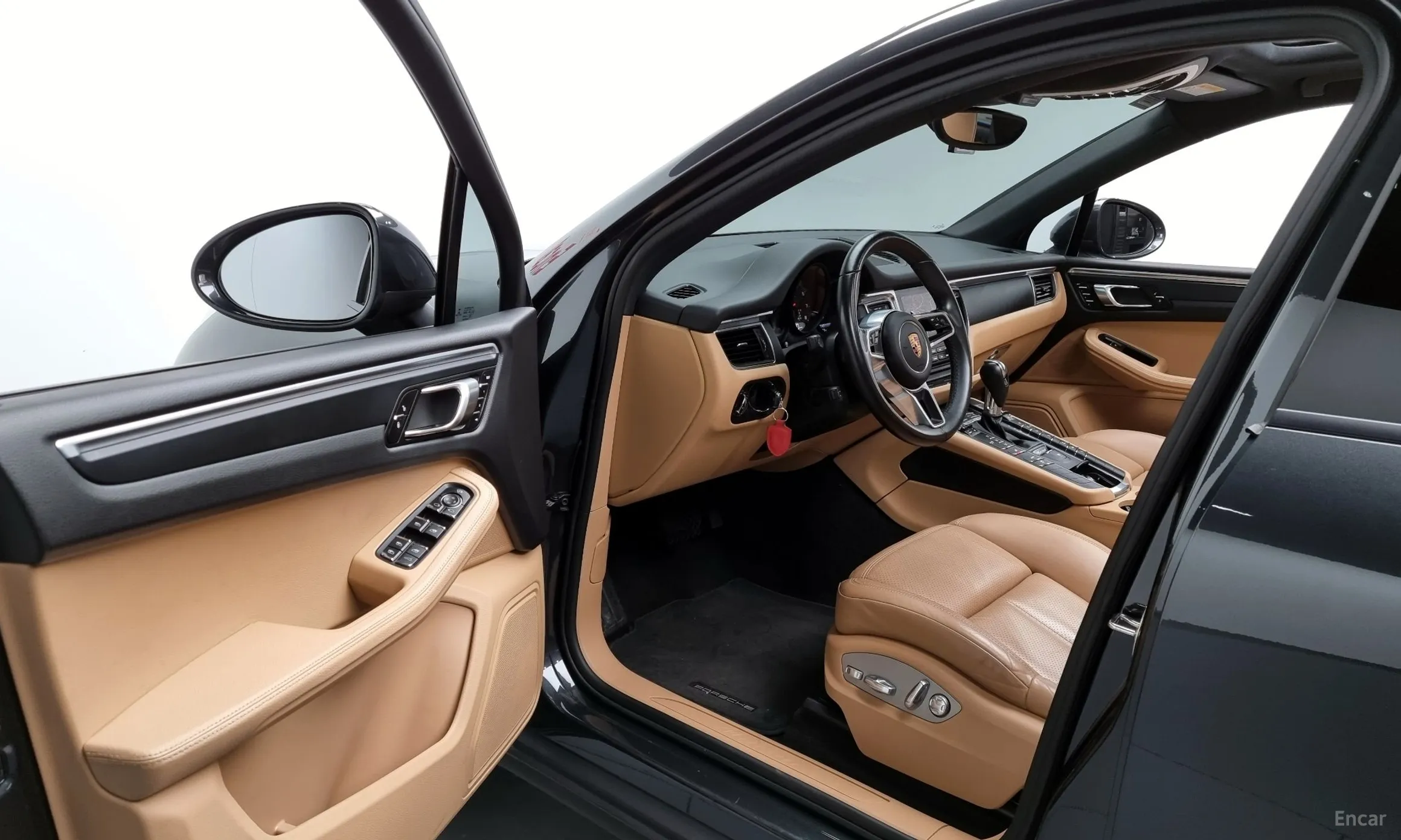Porsche Macan превью 10