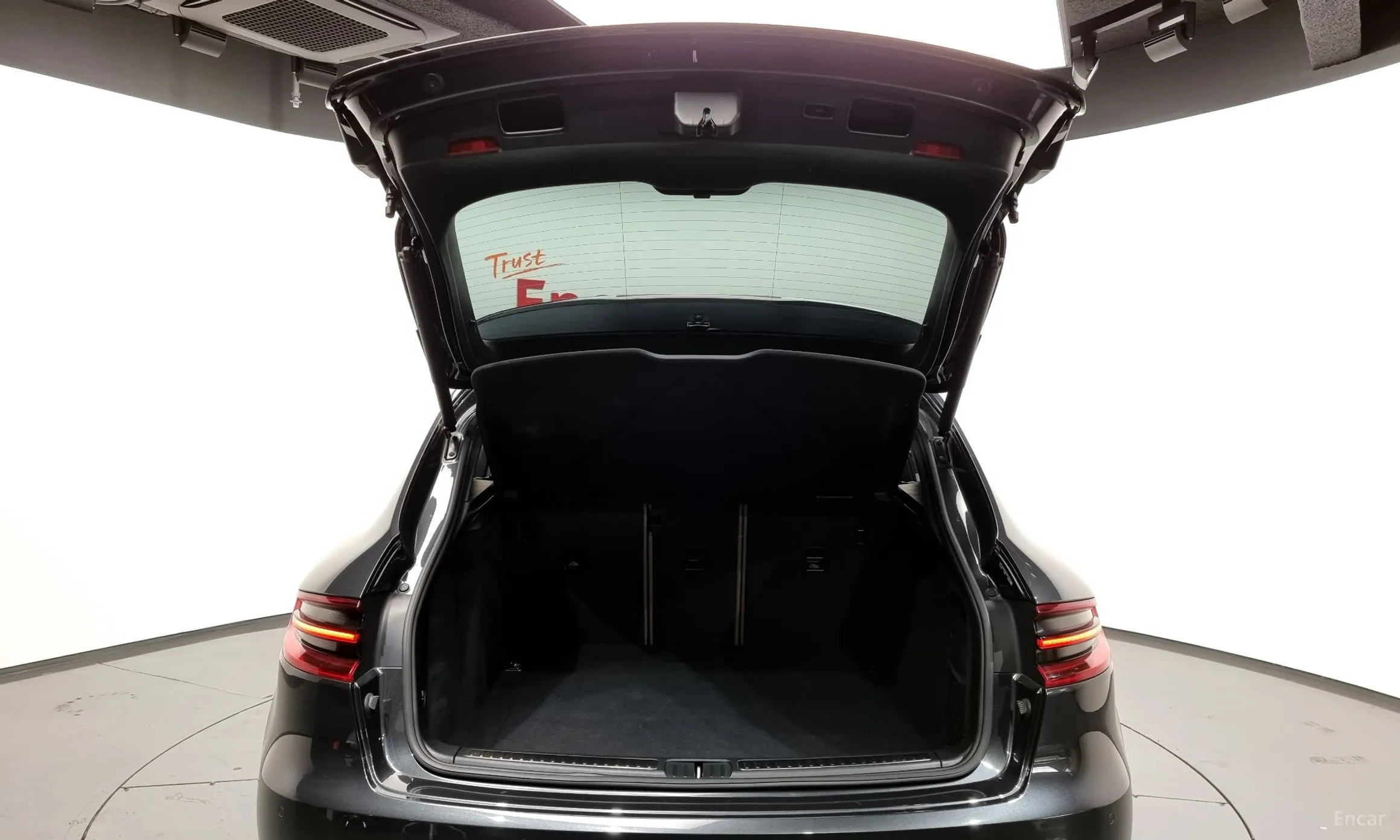 Porsche Macan превью 20