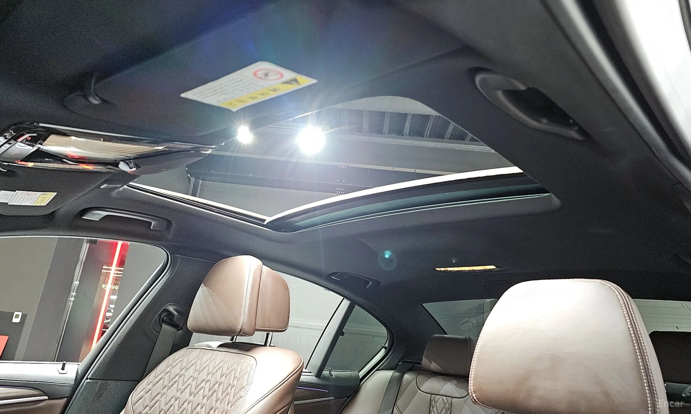 BMW 5 Series (G30) превью 19