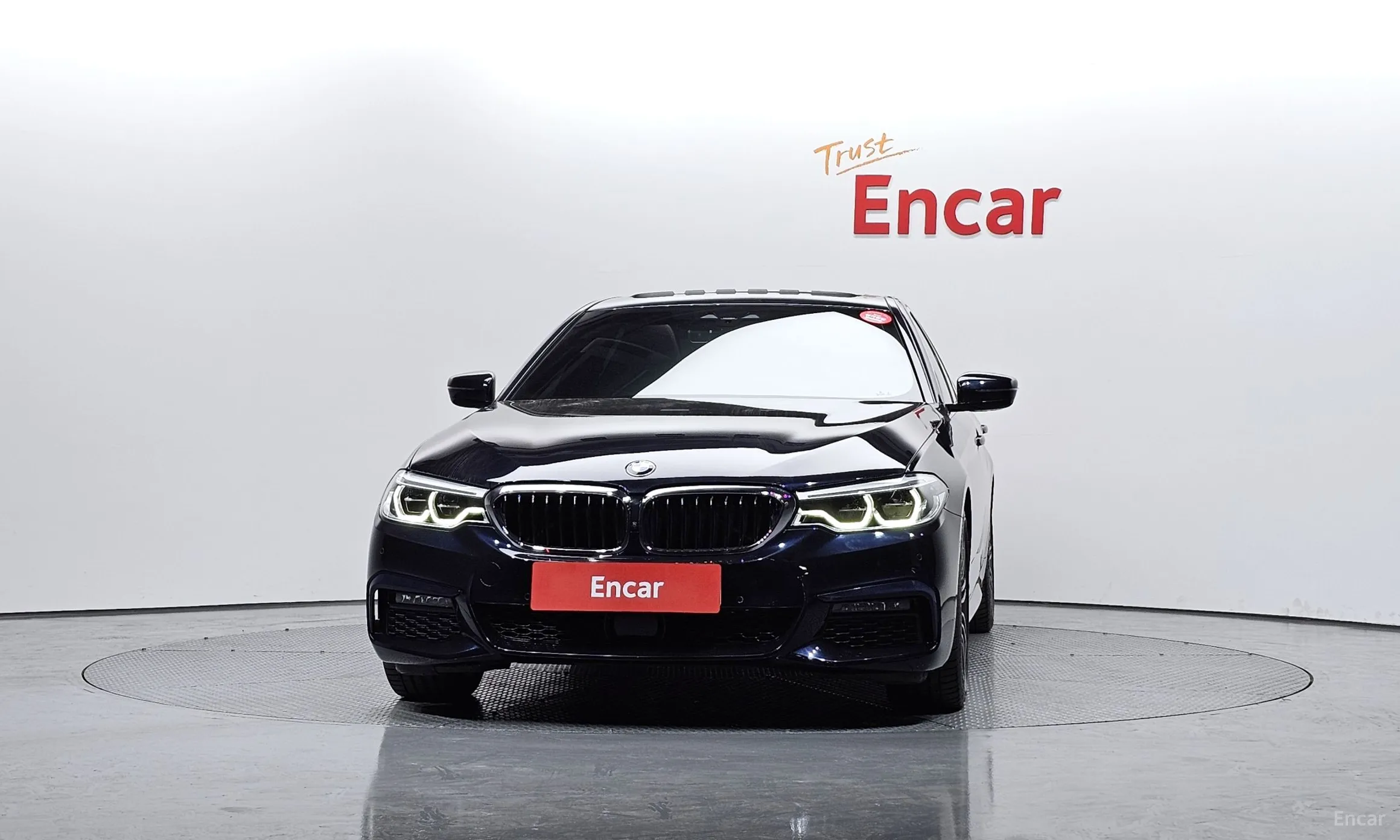 BMW 5 Series (G30) превью 3