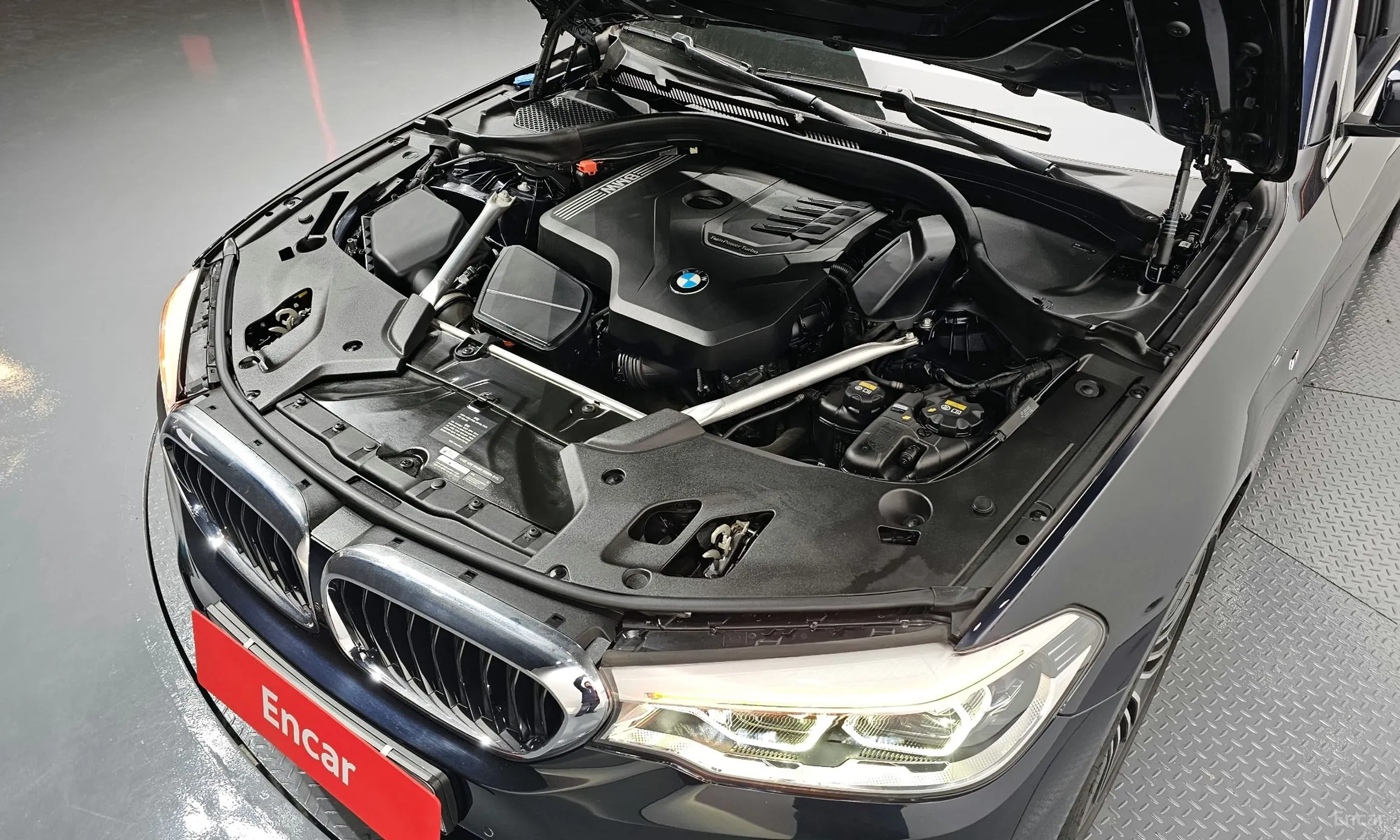 BMW 5 Series (G30) превью 6