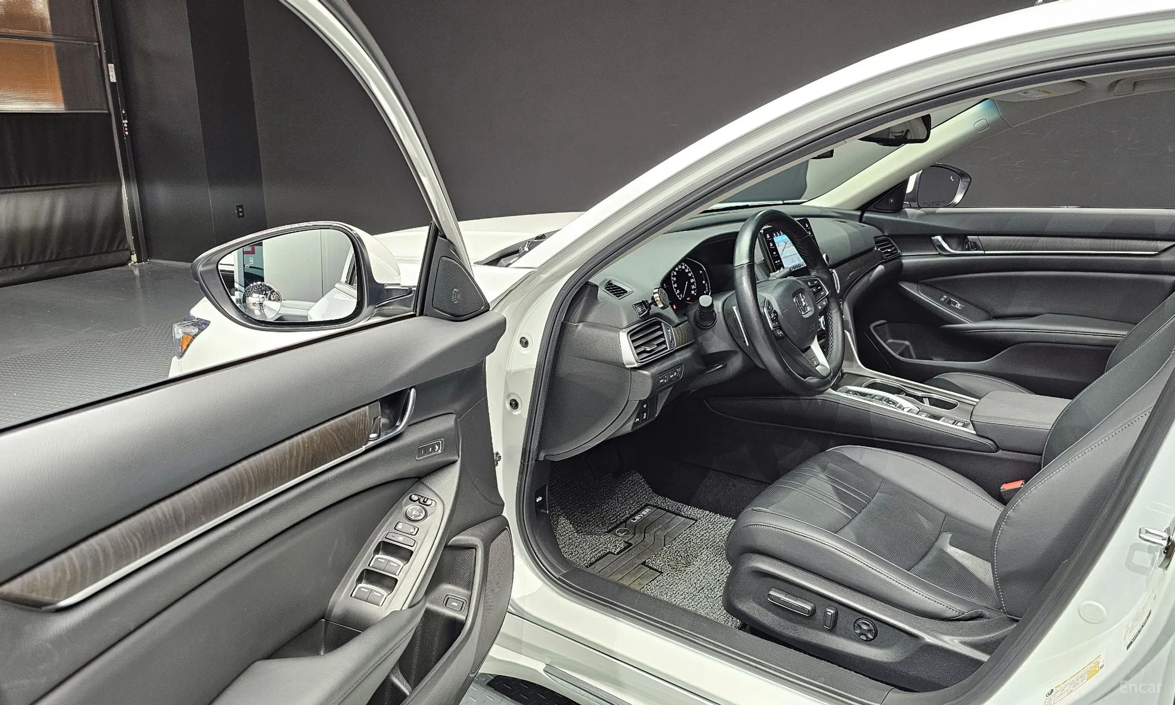 Honda Accord 10th Generation превью 11