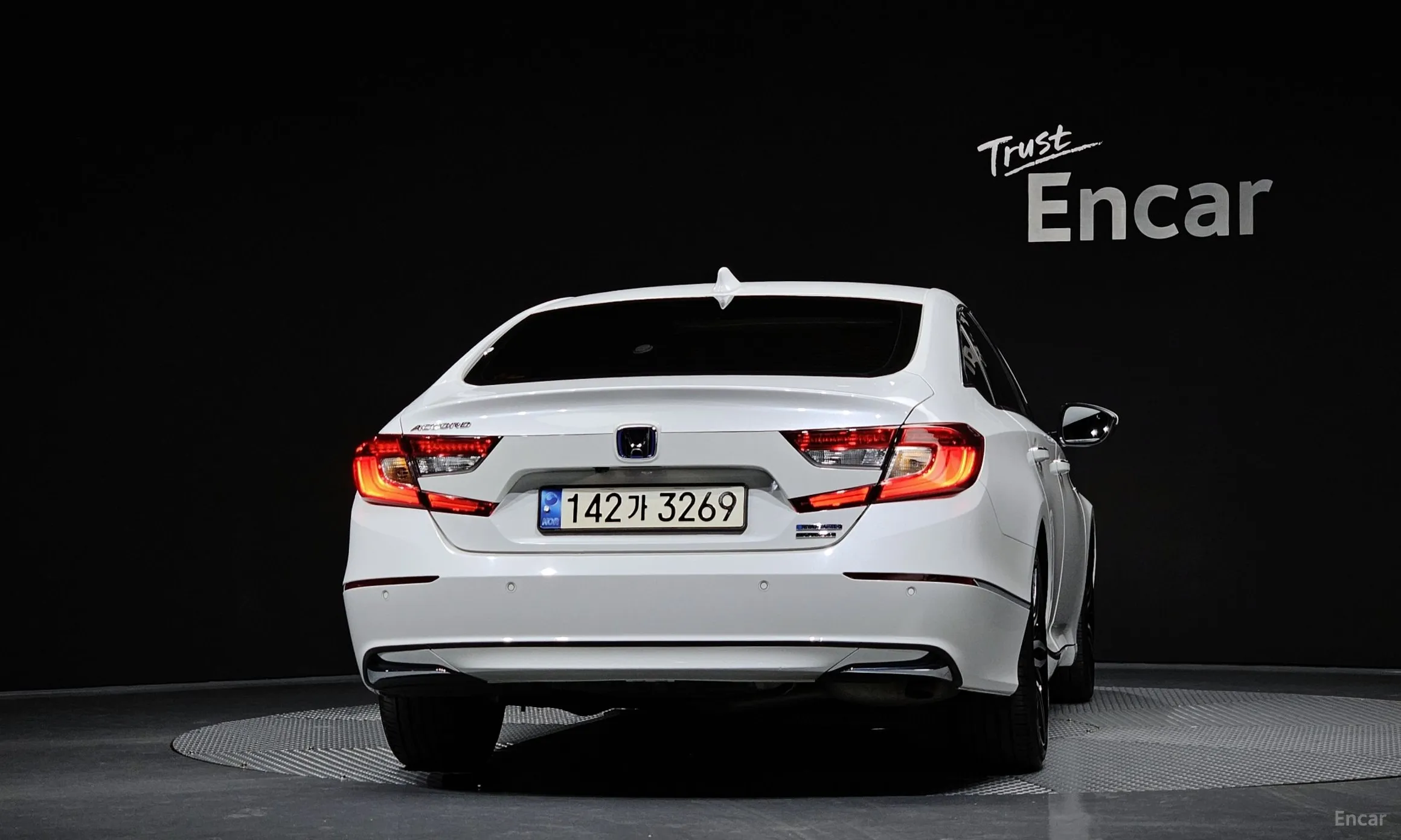 Honda Accord 10th Generation превью 4
